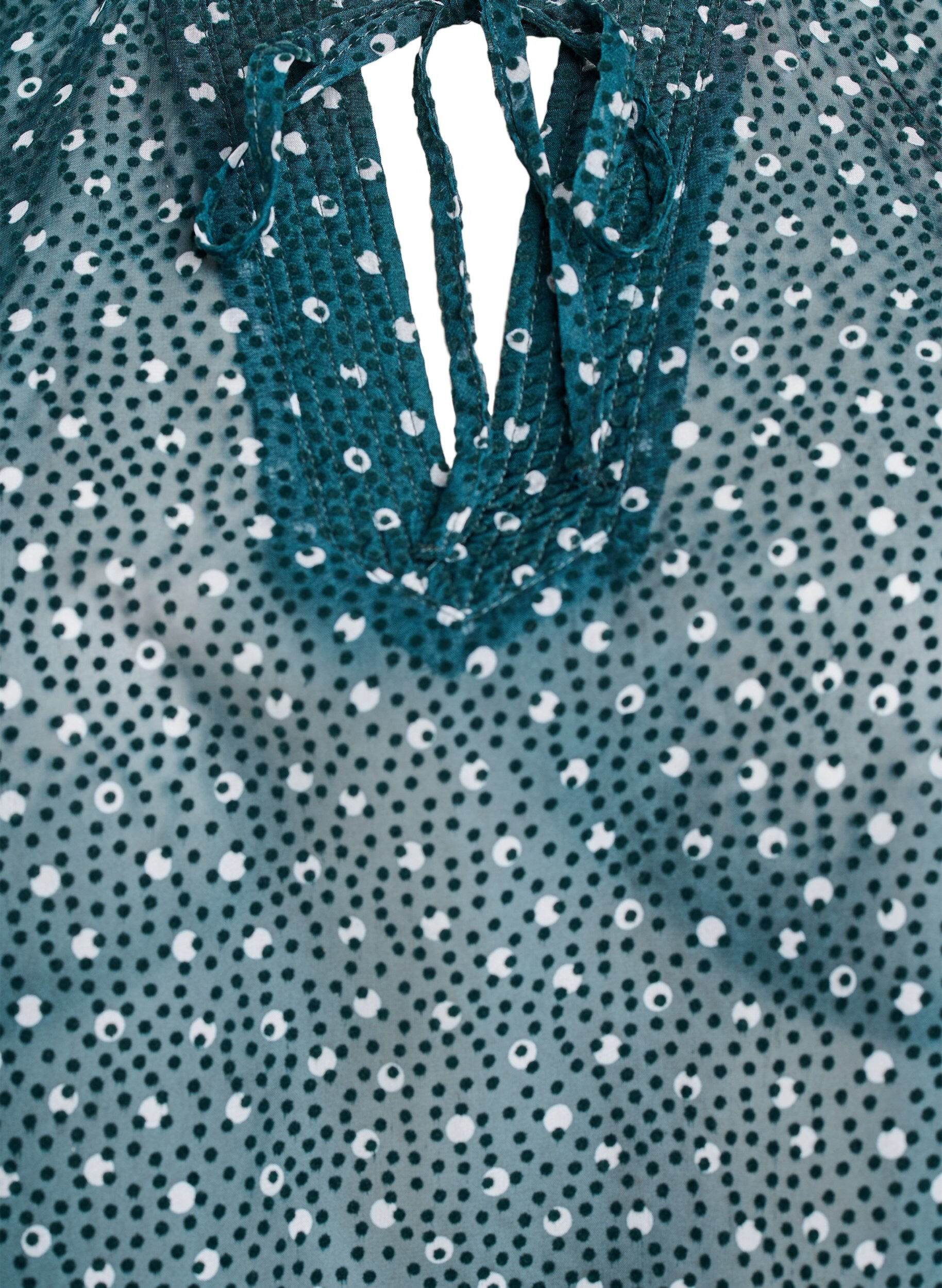 Zizzi Chiffonbluse med fl&aelig;sedetaljer og sm&aring; prikker, Gr&oslash;n, Packshot image number 2
