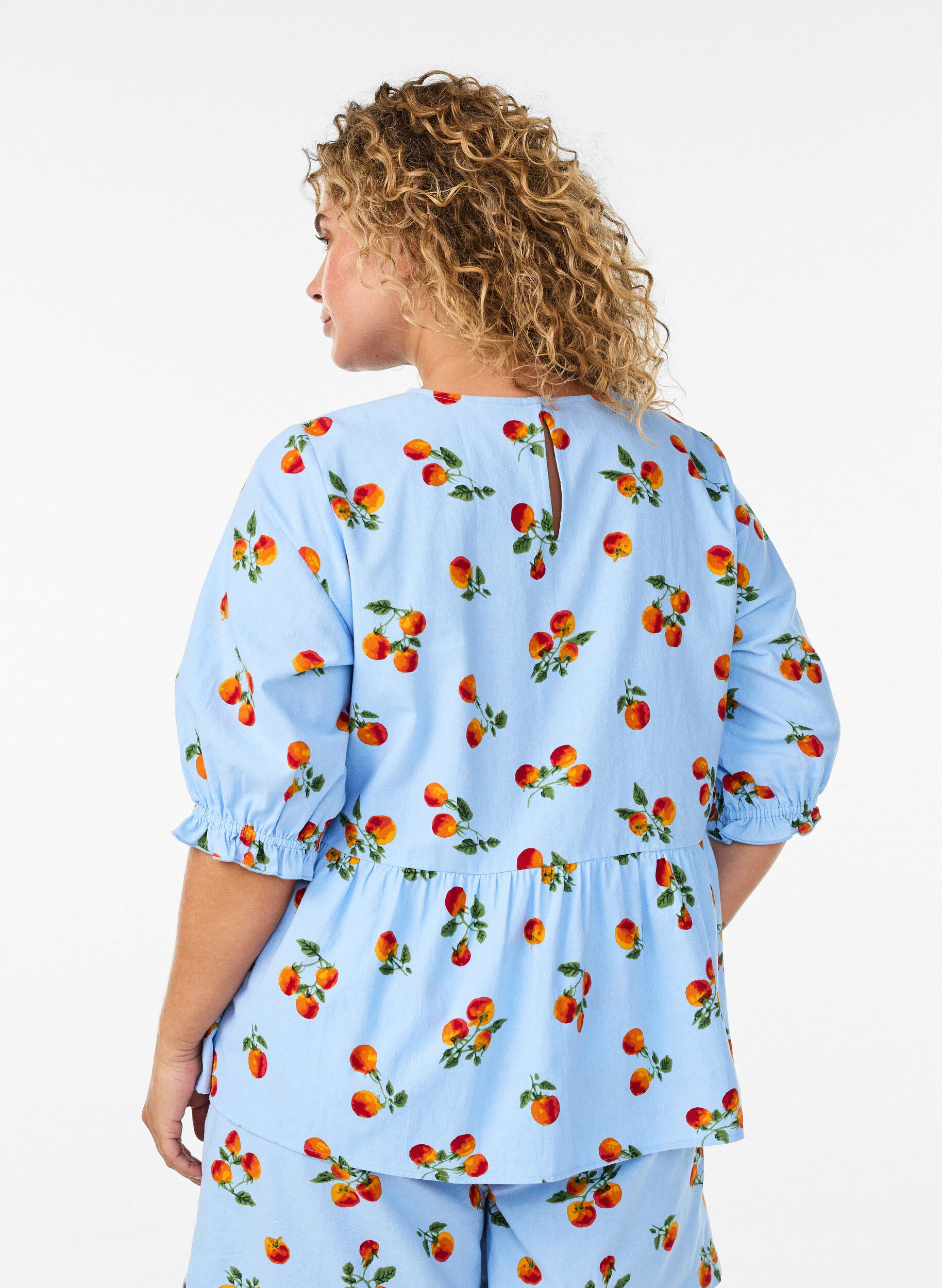ZizziBomuldsbluse med tomatprint og peplum, Bl&aring;, Model image number 2