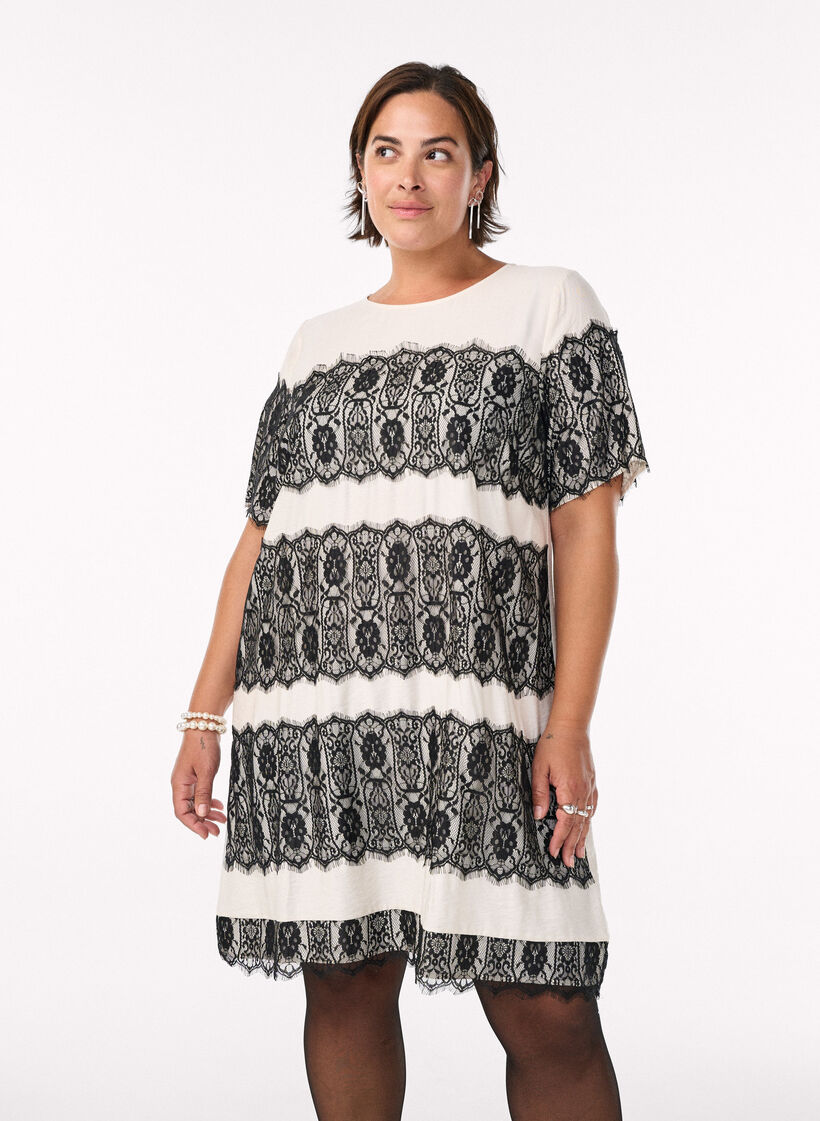 Kort kjole med kontrastfarvede blondepaneler, Beige, Model image number 0