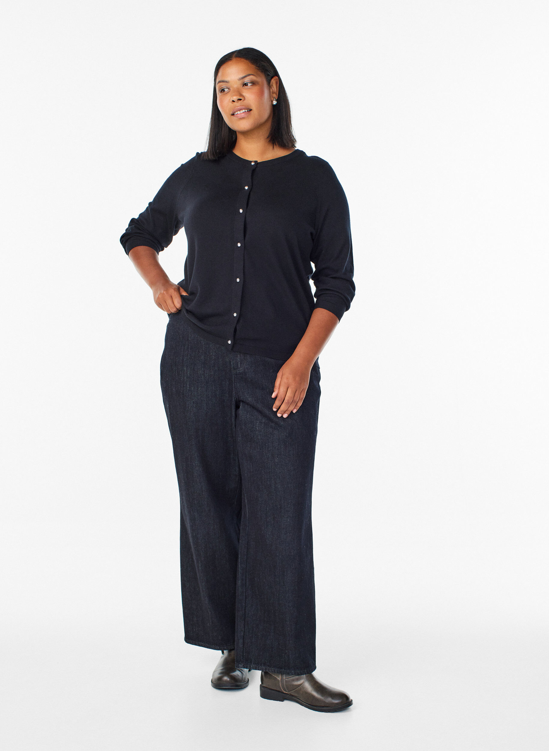 Zizzi Cardigan med runde knapper, Sort, Model image number 1