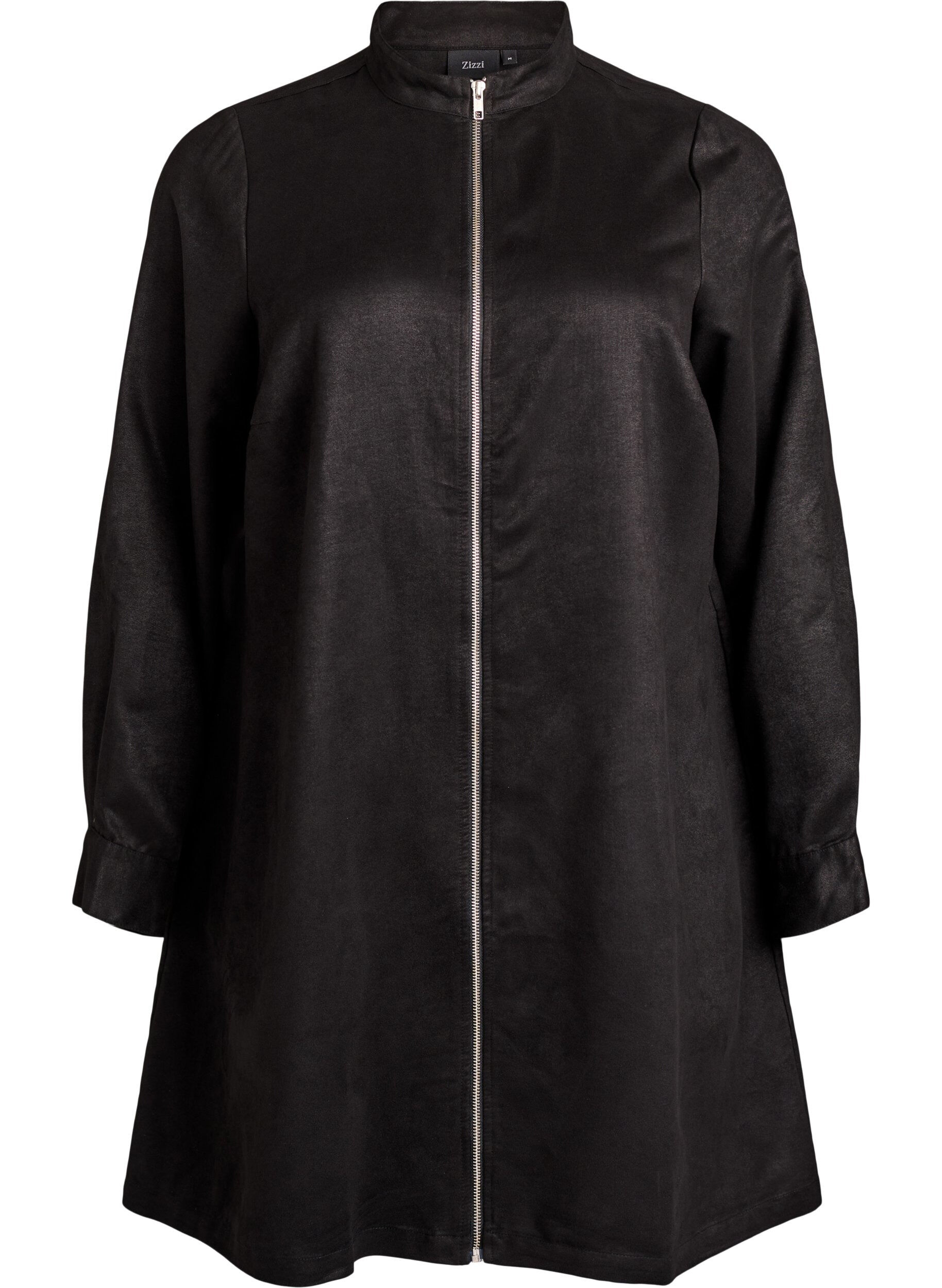 Lang skjorte i imiteret ruskind med lynl&aring;s