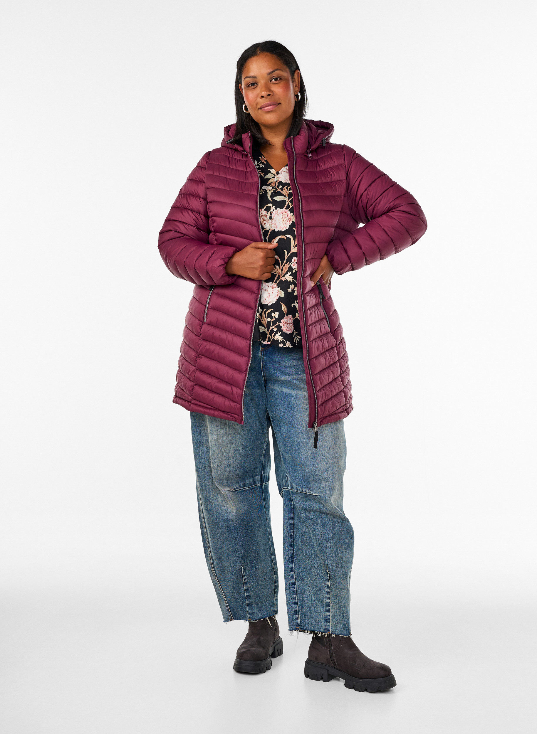 ZizziLetv&aelig;gts jakke med lommer og aftagelig h&aelig;tte, R&oslash;d, Model image number 1