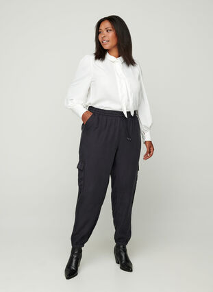 Bukser med store lommer, Black, Model image number 2