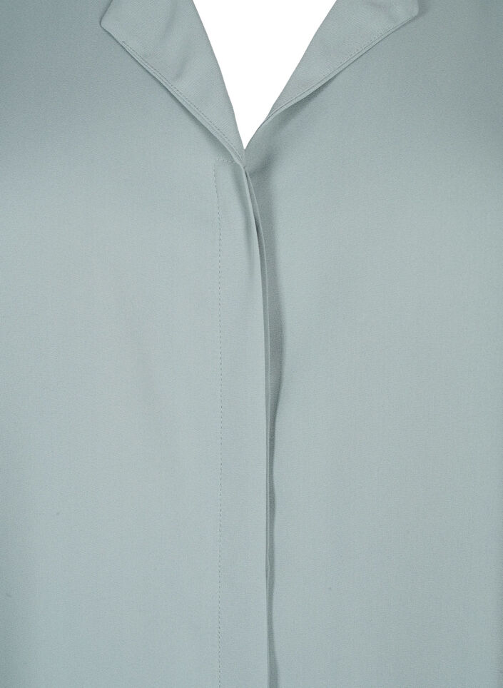 Ensfarvet skjorte med v-udskæring, Chinois Green, Packshot image number 2