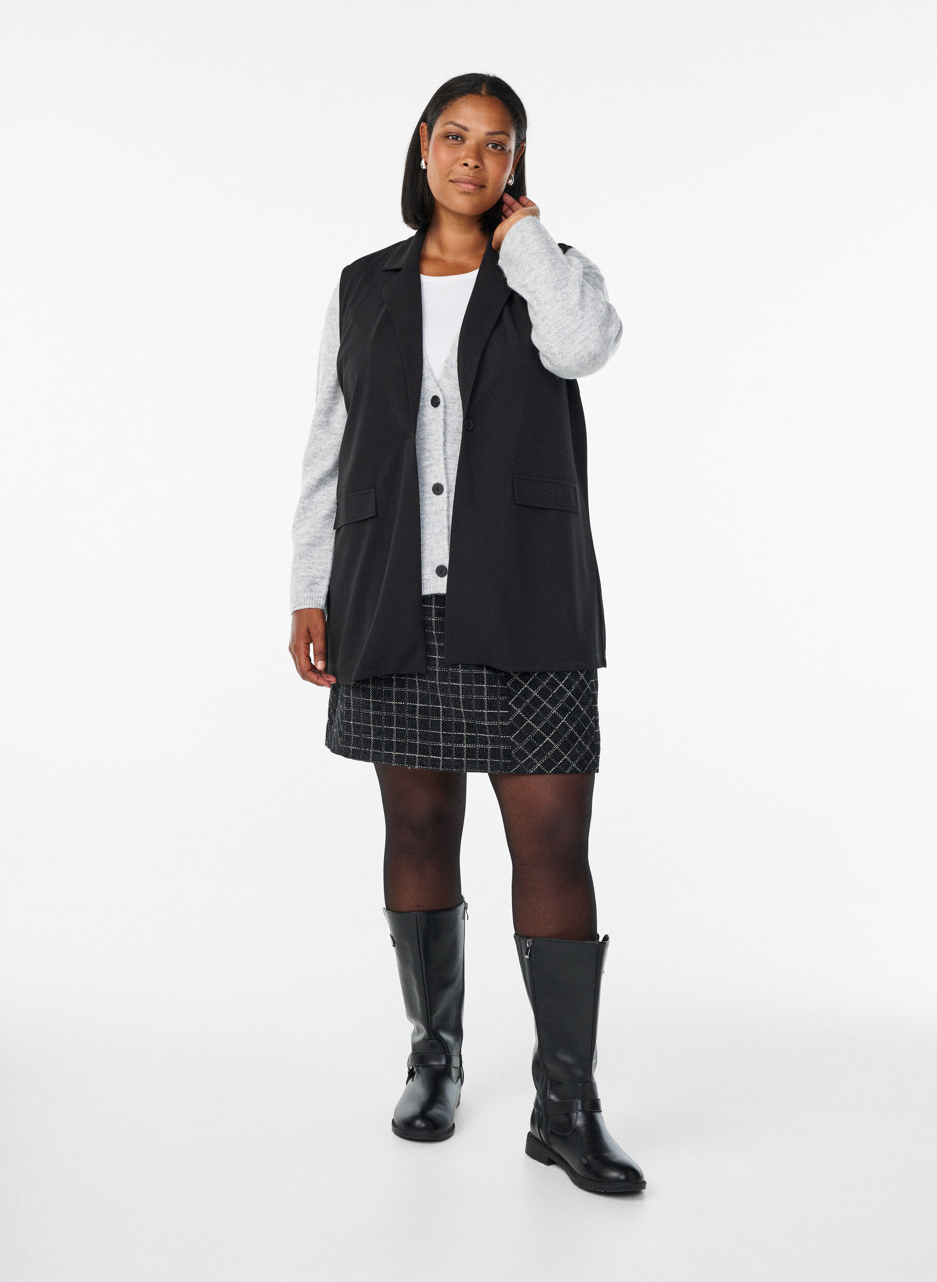 Zizzi &AElig;rmel&oslash;s blazer-vest med klassiske revers, Sort, Model image number 1