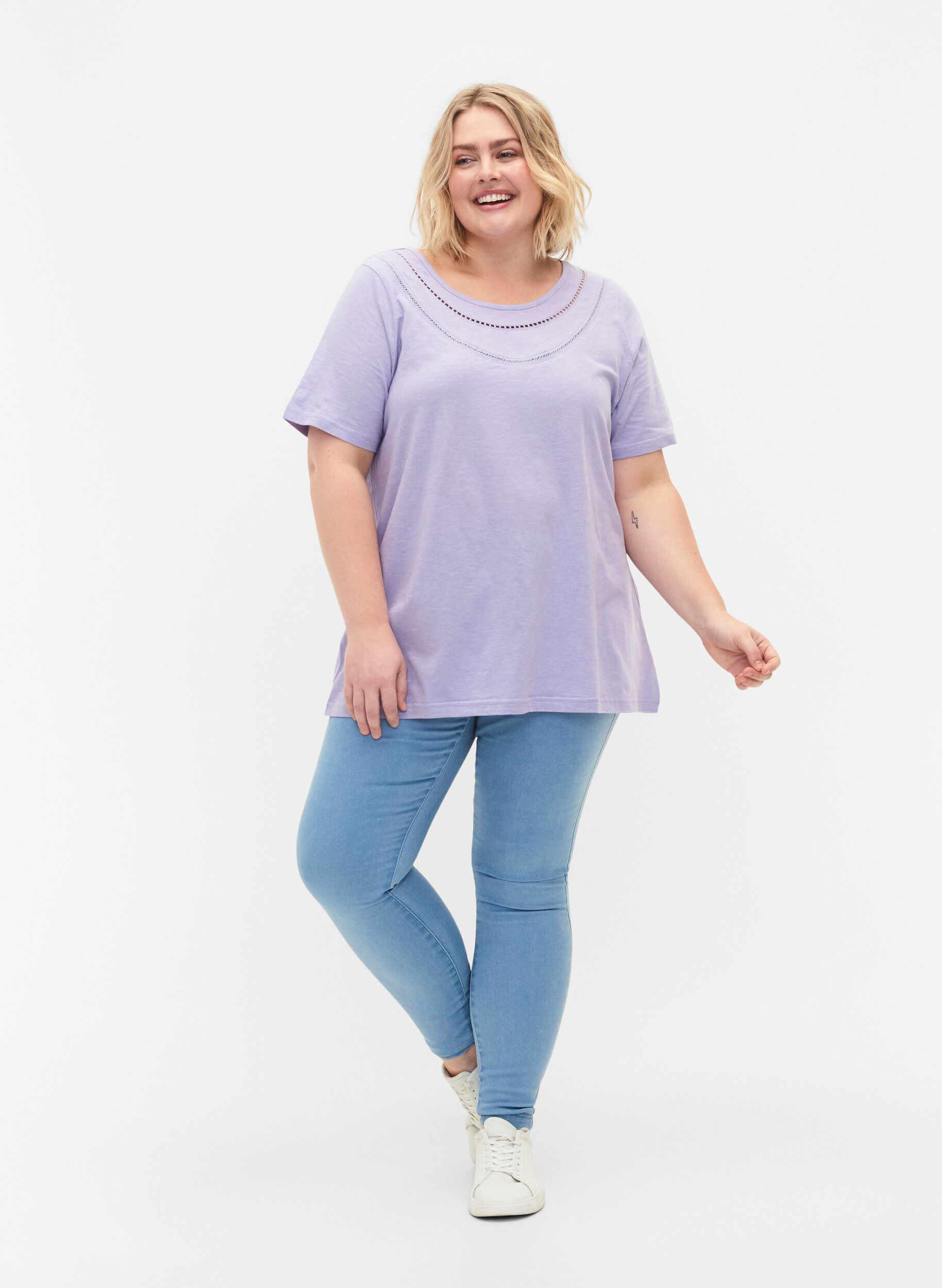 Zizzi Bomulds t-shirt med blondeb&aring;nd, Lavender, Model image number 2