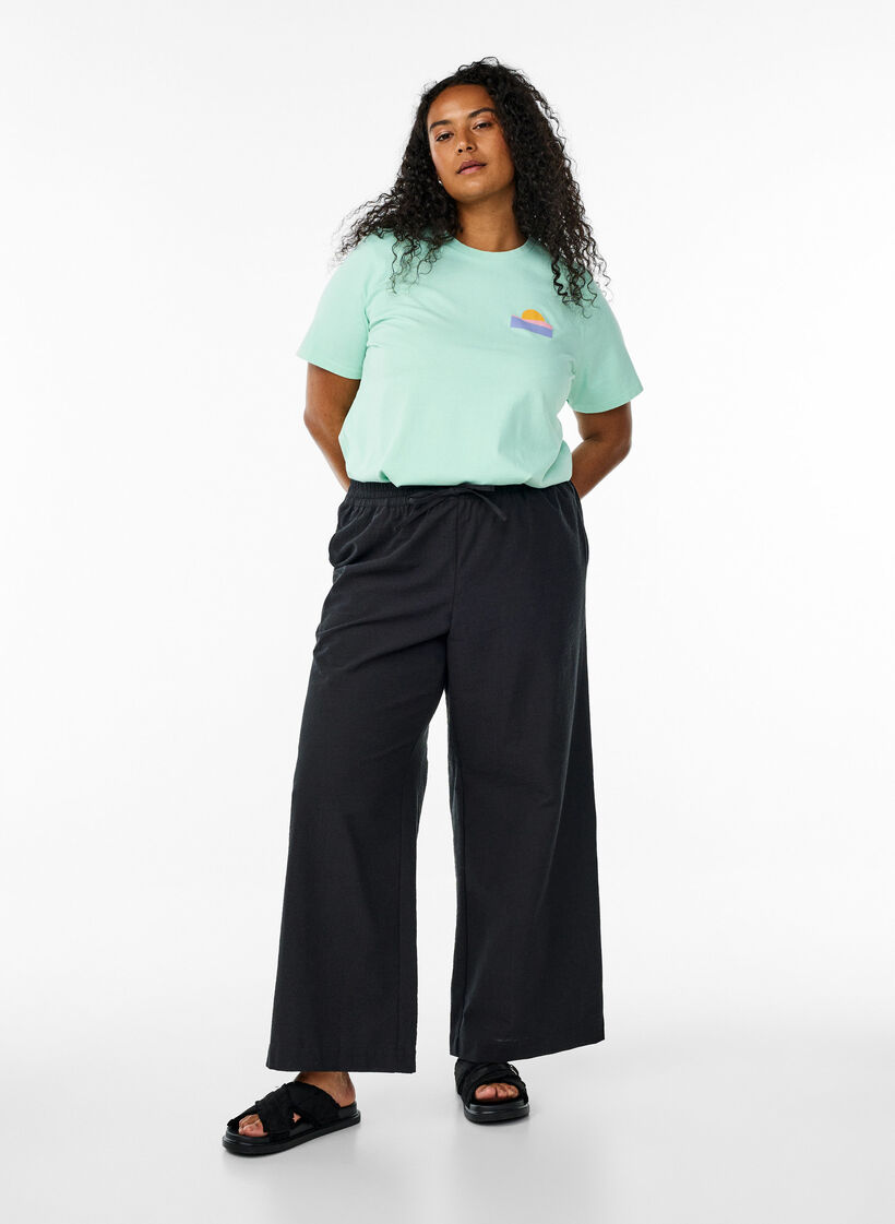 T-shirt i &oslash;kologisk bomuld med rygprint, Gr&oslash;n, Model image number 1