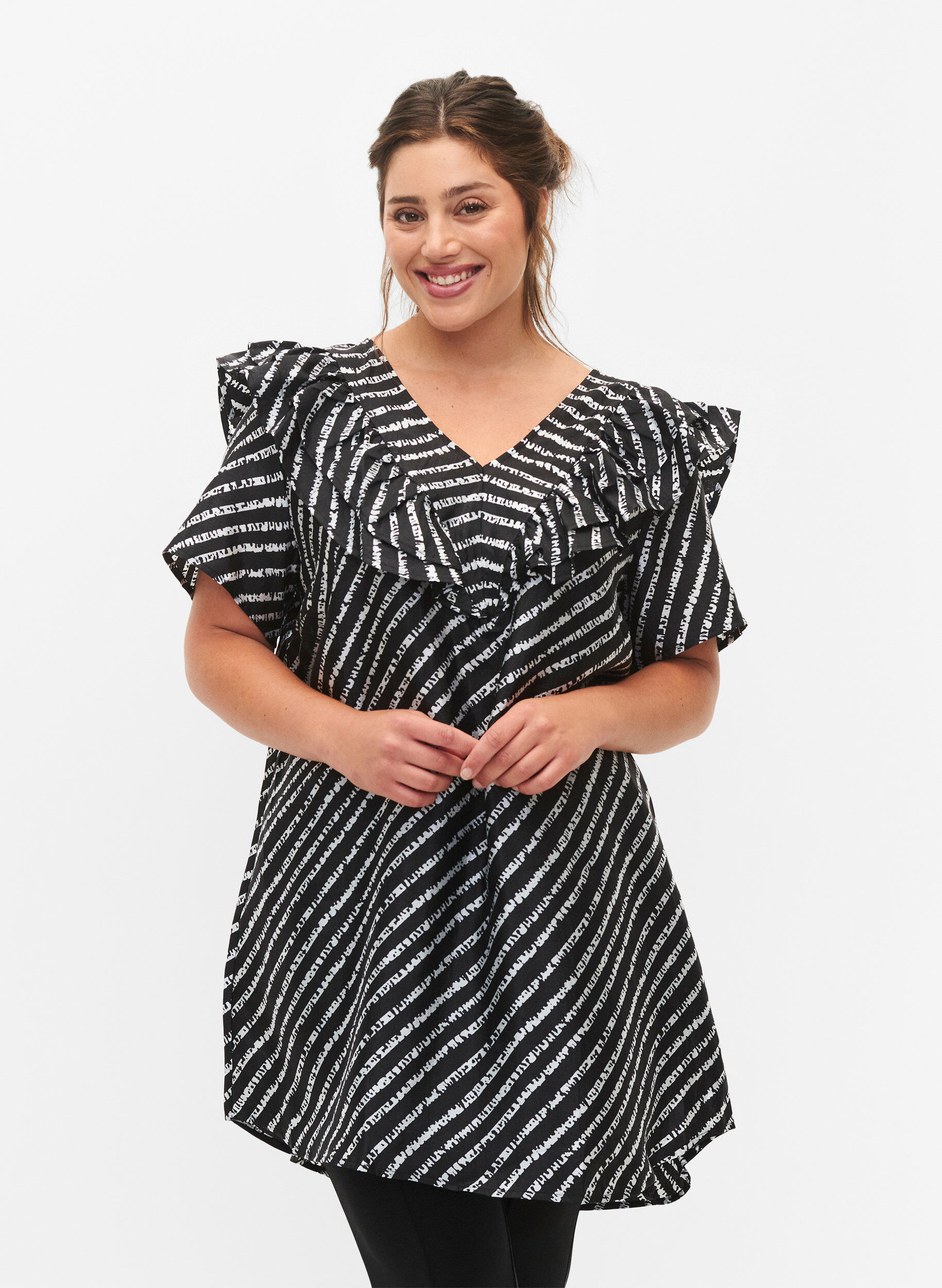 Zizzi Stribet tunika med fl&aelig;ser, Black/White Stripes, Model image number 0