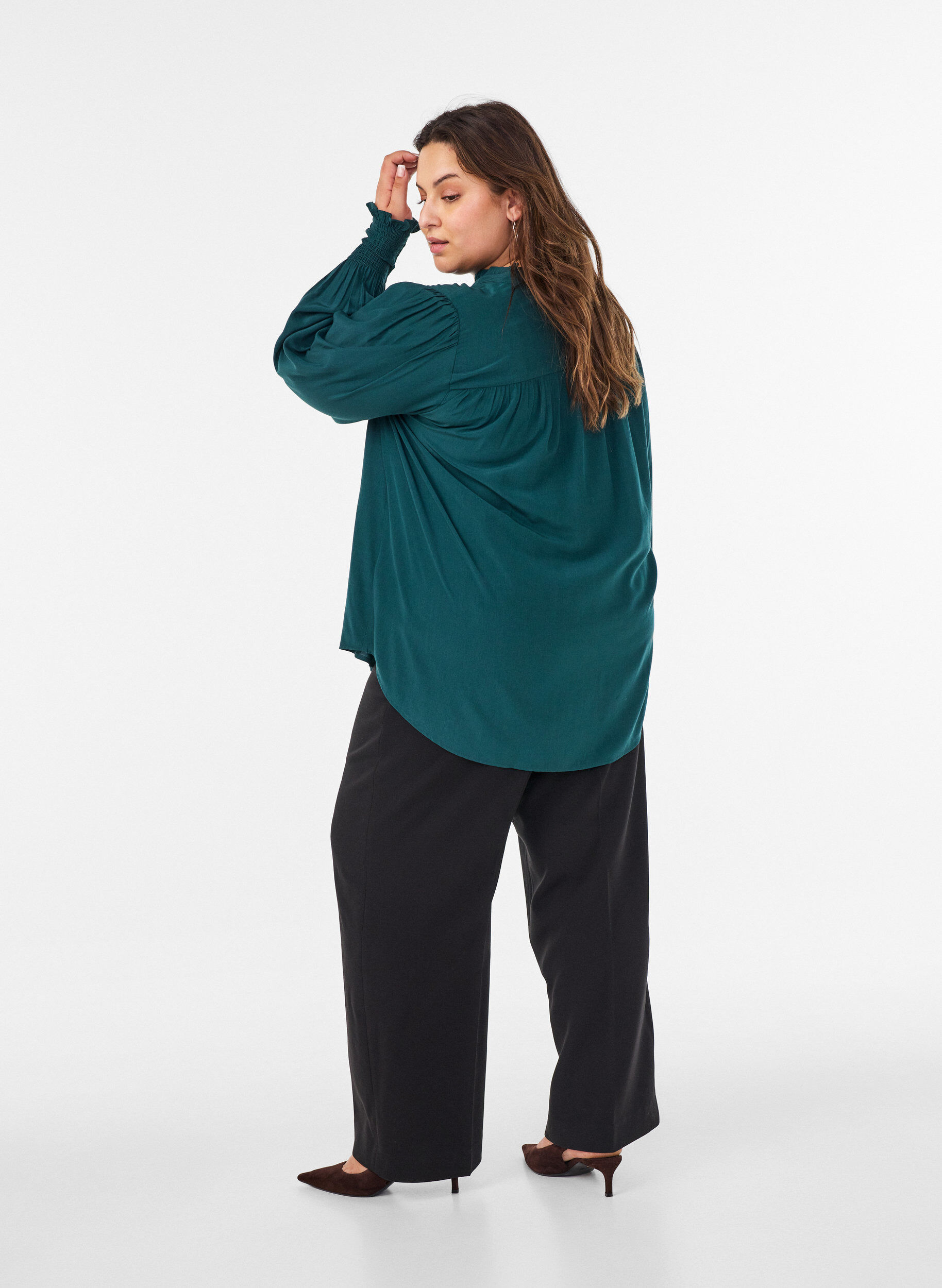 ZizziSkjortebluse med fl&aelig;sekrave og rynkedetaljer, Gr&oslash;n, Model image number 2