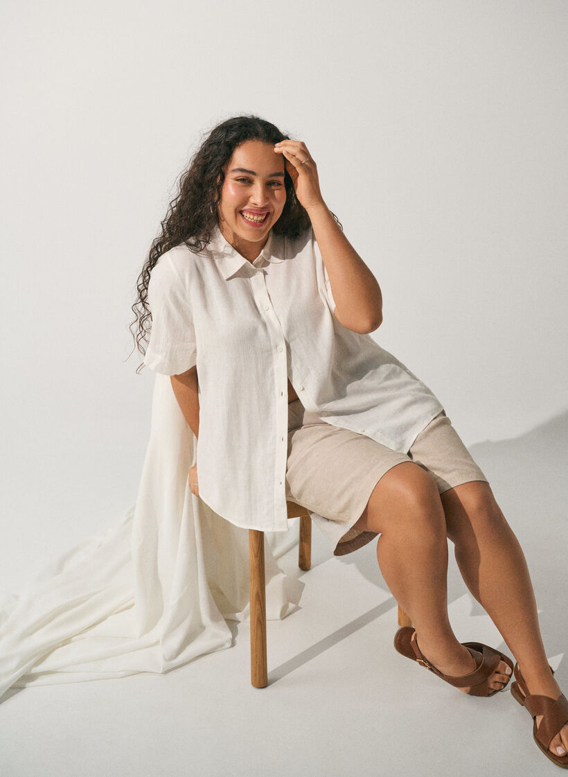 Shorts i h&oslash;r og viskose med h&oslash;j talje, Beige, Image image number 0