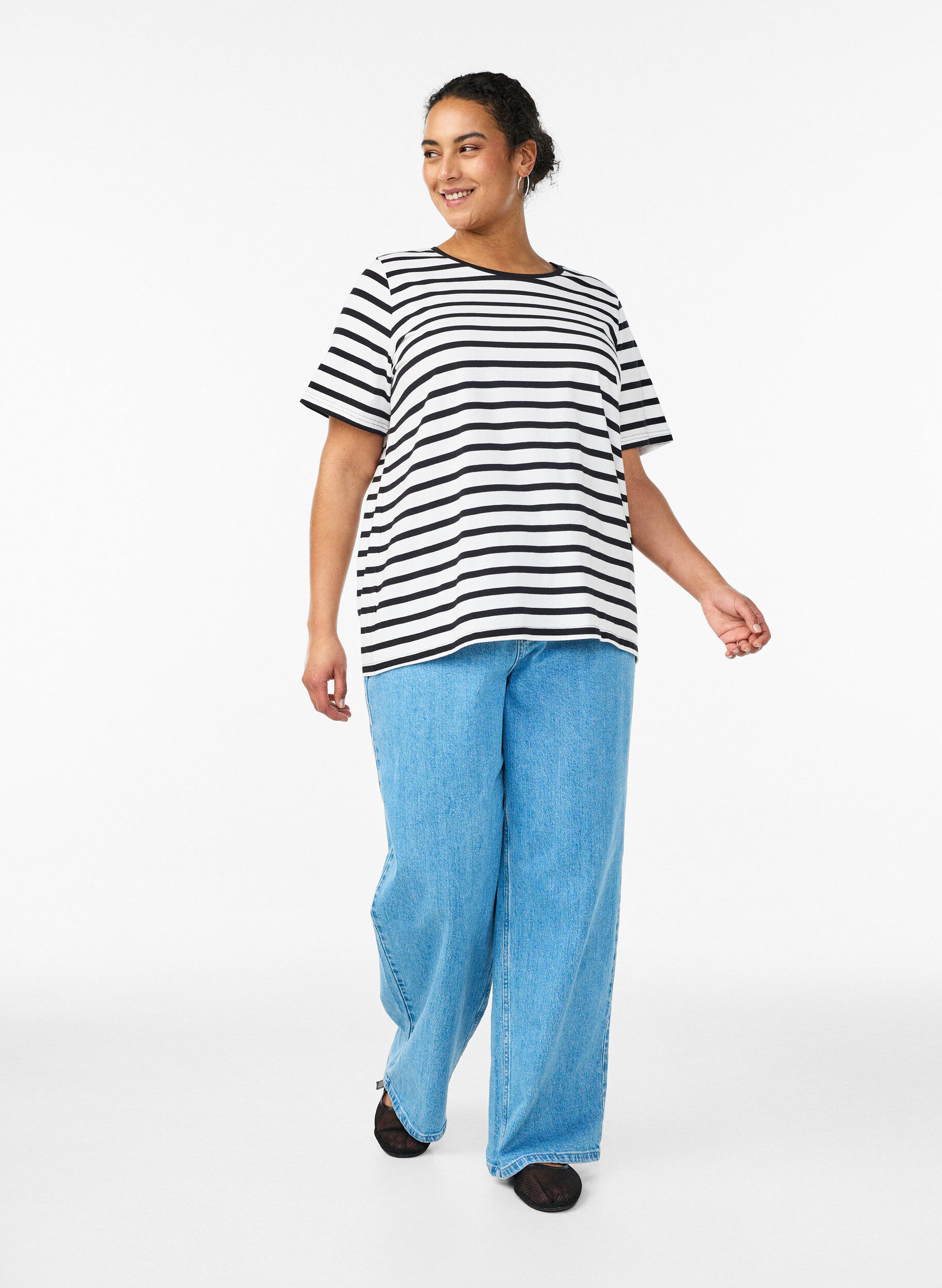 Zizzi Stribet t-shirt i &oslash;kologisk bomuld, Hvid, Model image number 1