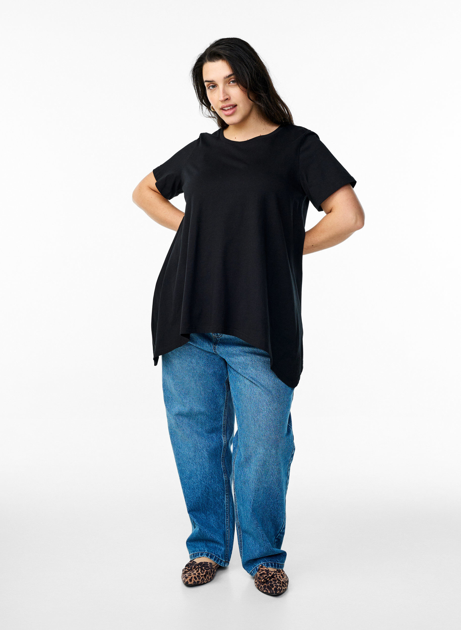 ZizziT-shirt med rund hals og A-facon, Sort, Model image number 1