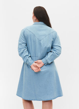 Denimkjole med knapper og lange ærmer, Light blue denim, Model image number 1