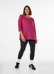 Tr&aelig;ningsbluse med 3/4 &aelig;rmer, Lyser&oslash;d, Model image number 1