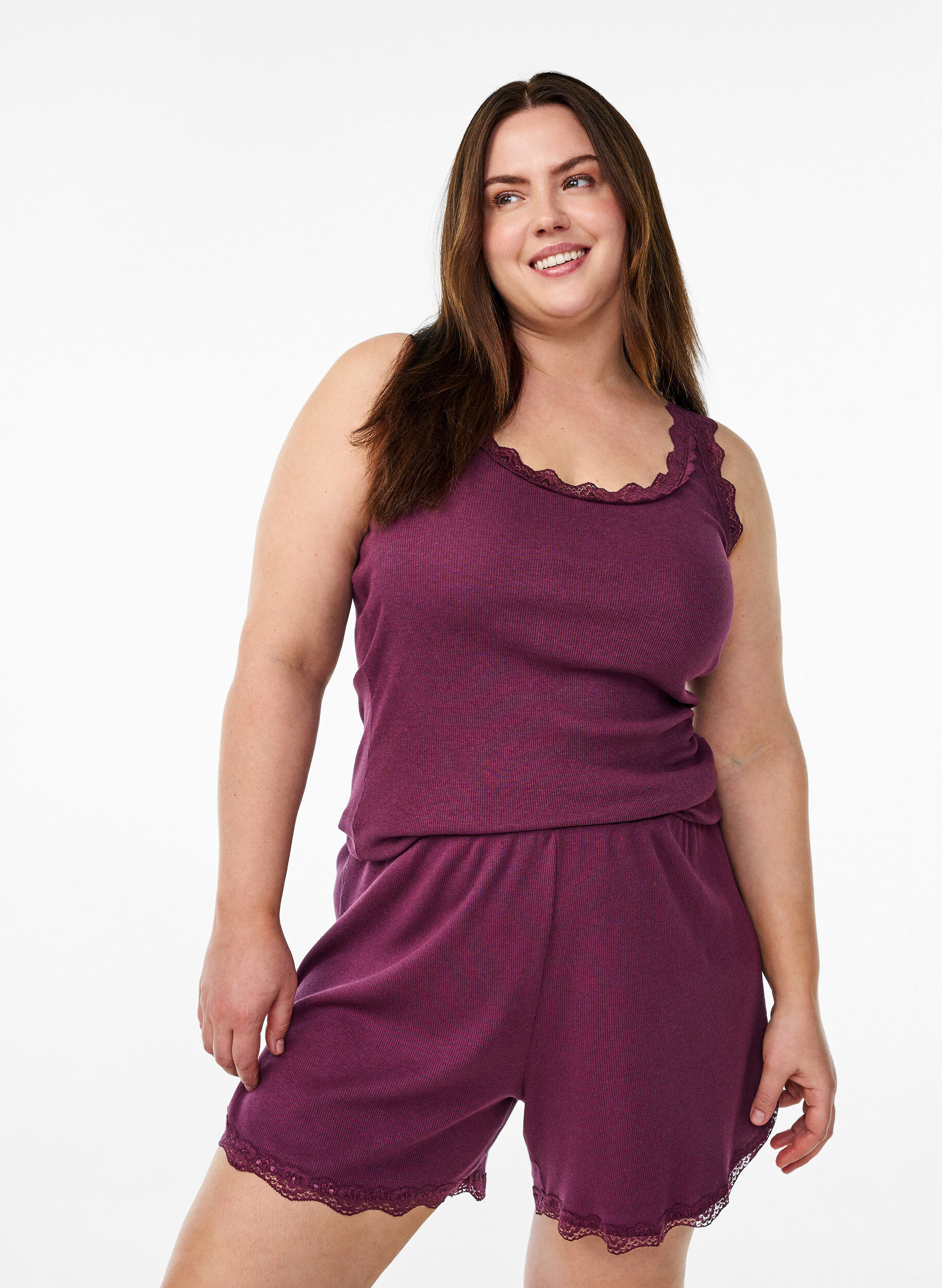 Top med blondekant, M&oslash;rk Bordeaux, Model