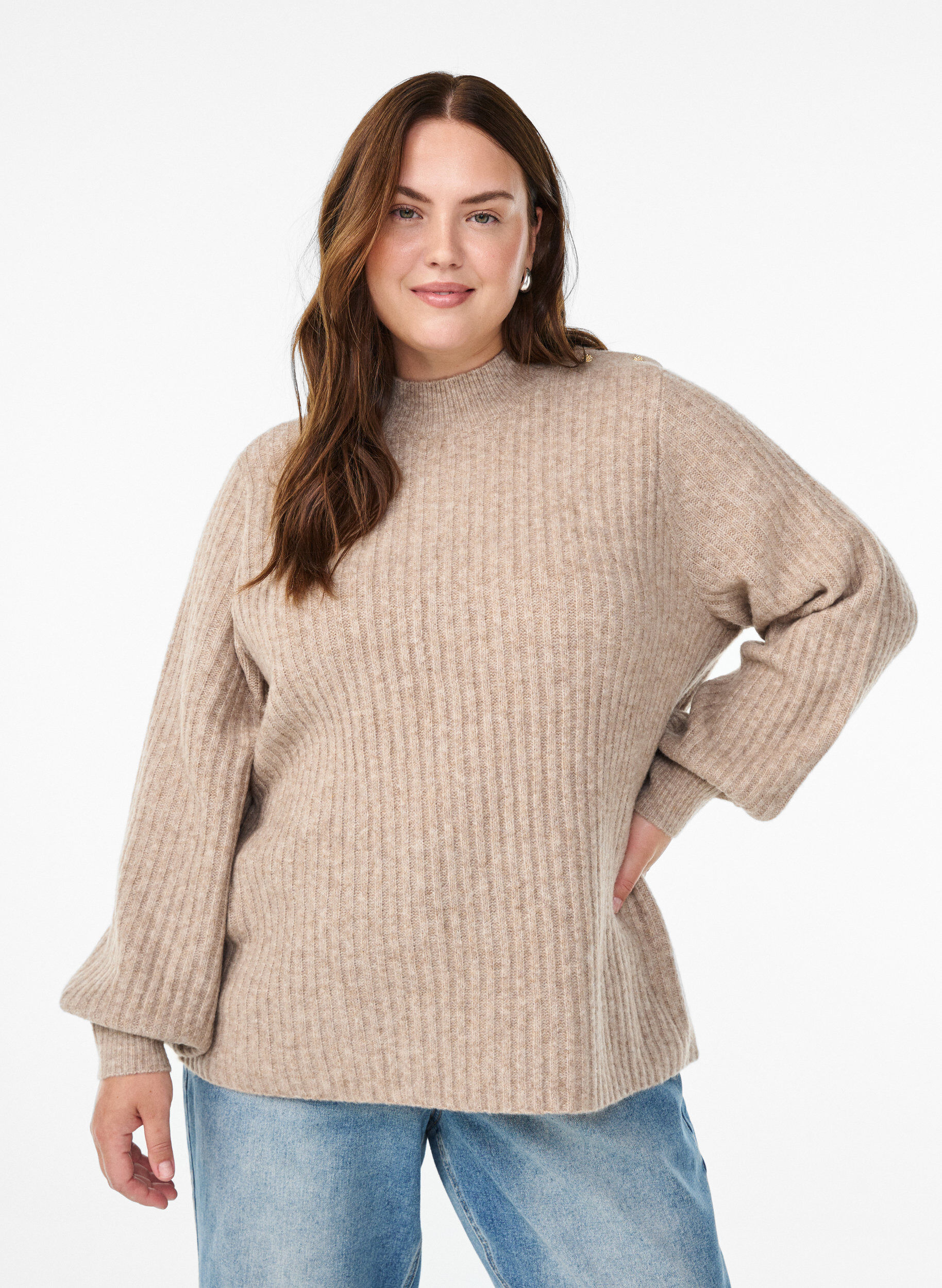 Ribstrikket sweater med ballon&aelig;rmer og knapper, Beige, Model