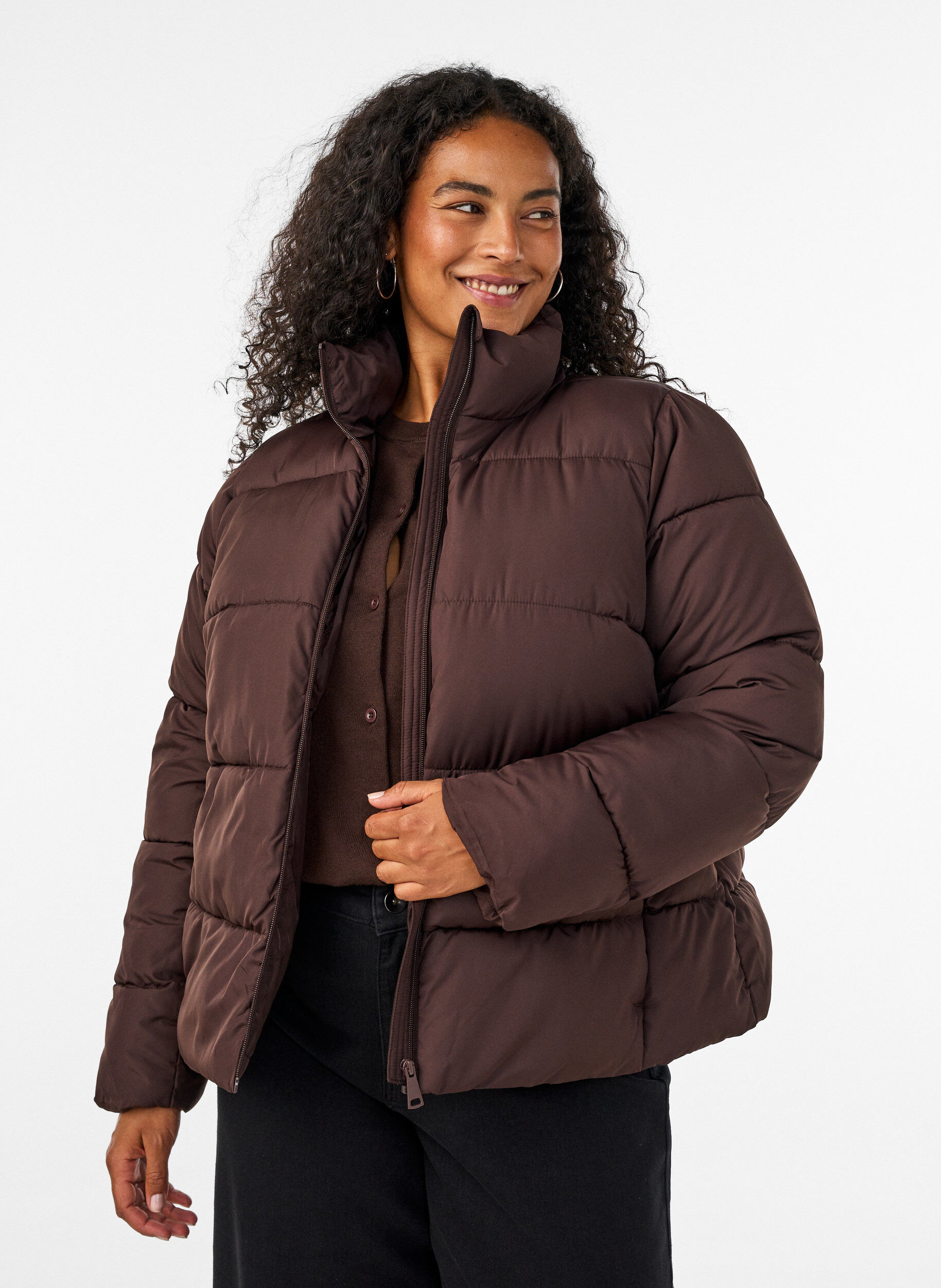 Kort pufferjakke med h&oslash;j krave, Brun, Model