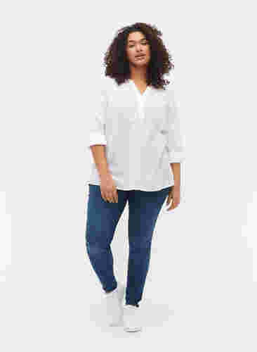 Skjortebluse i bomuld med v-udskæring, Bright White, Model image number 2