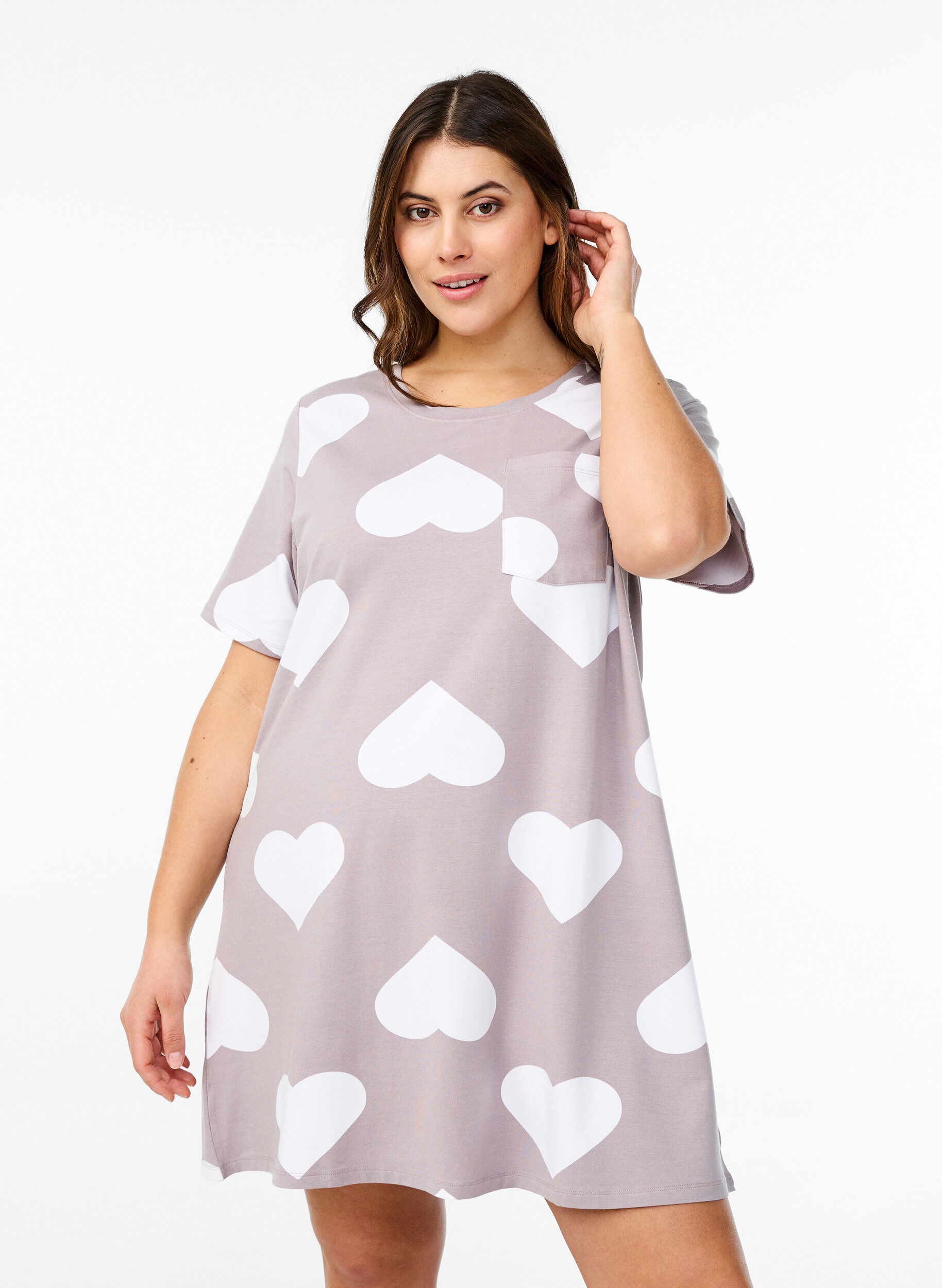 Zizzi Lang nat t-shirt i modalmix med hjerter, Gr&aring;, Model image number 0