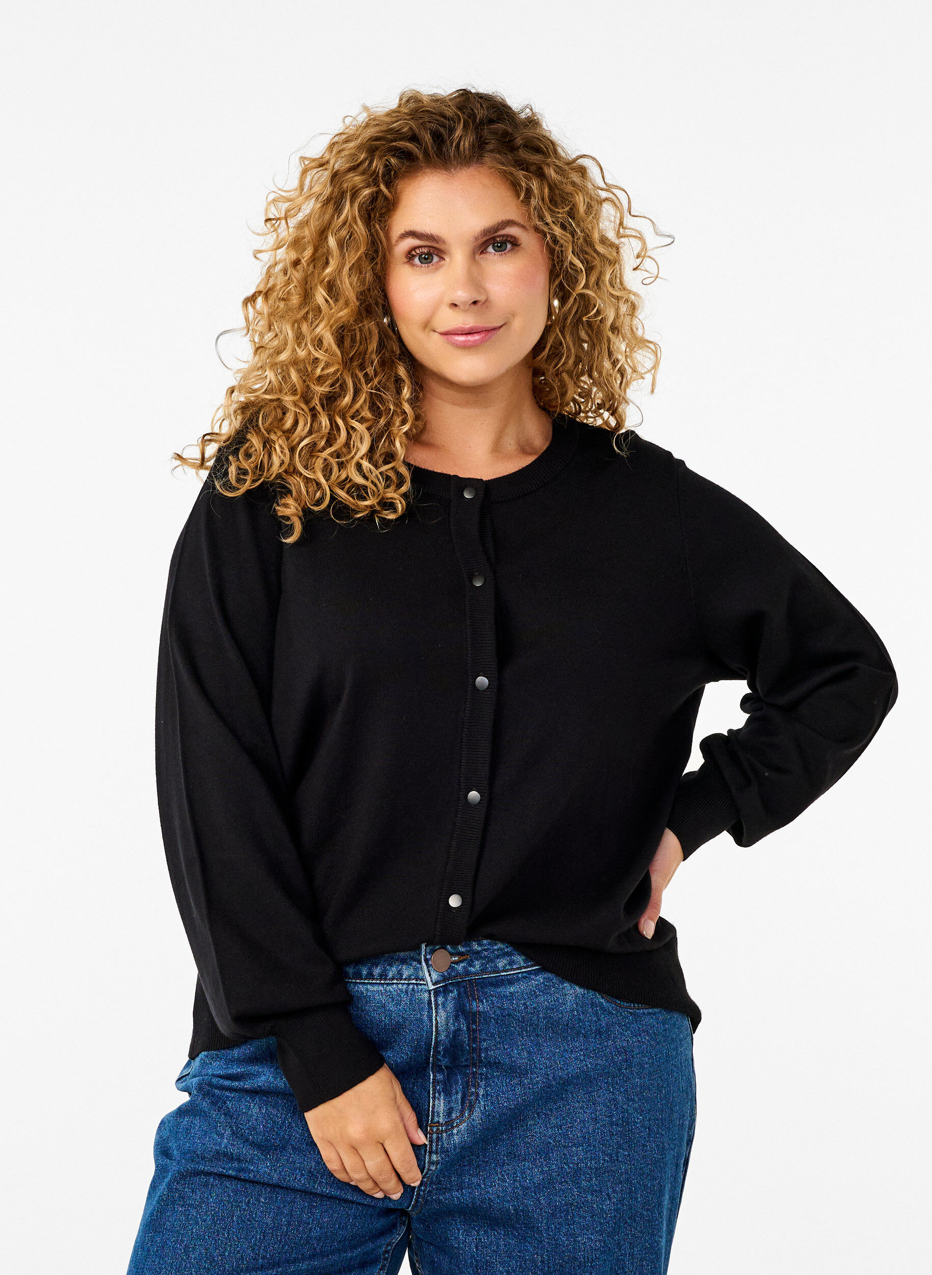 Strikcardigan med rund hals og knapper, Sort, Model