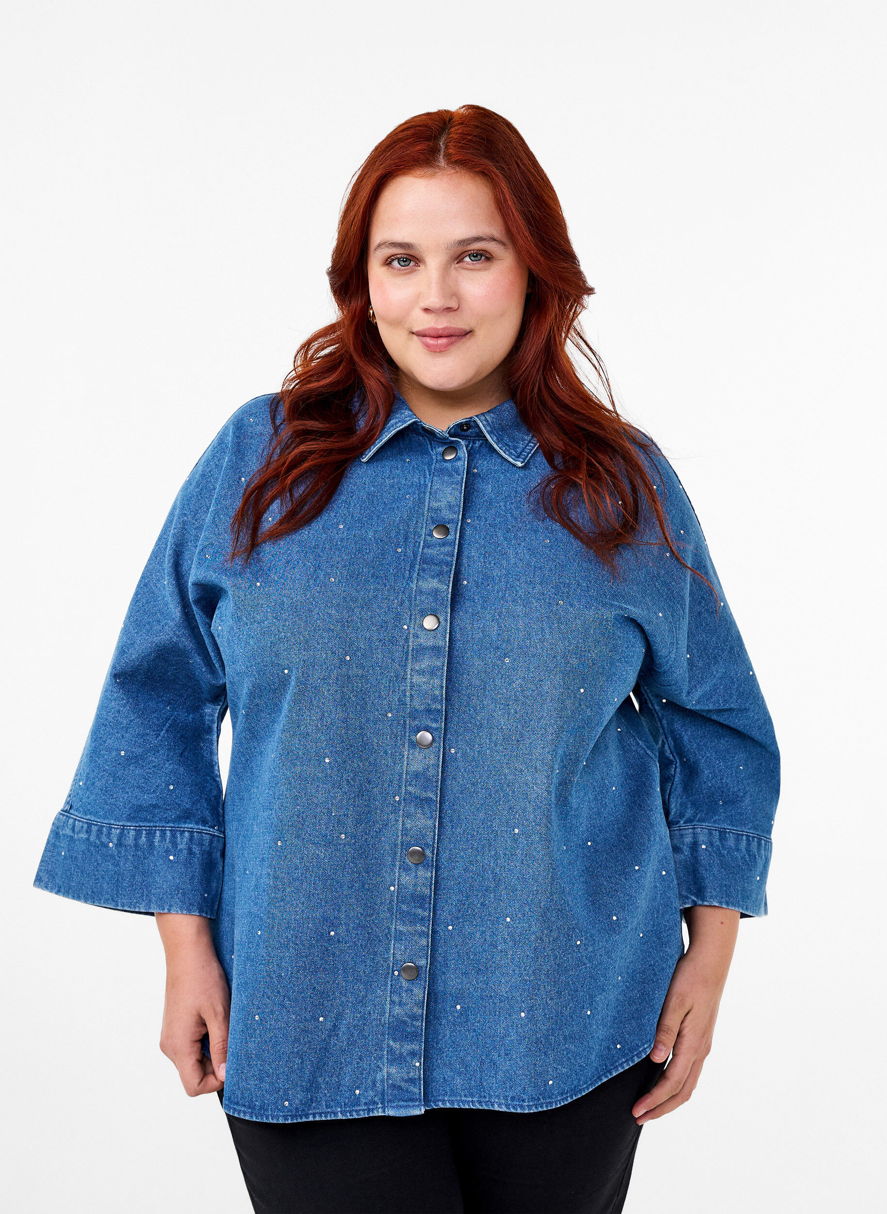 Zizzi Denimskjorte med rhinsten og 3/4 &aelig;rmer, Bl. Denim Rhinestone, Model image number 0
