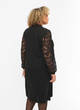 Langærmet kjole med blonder, Black, Model image number 1