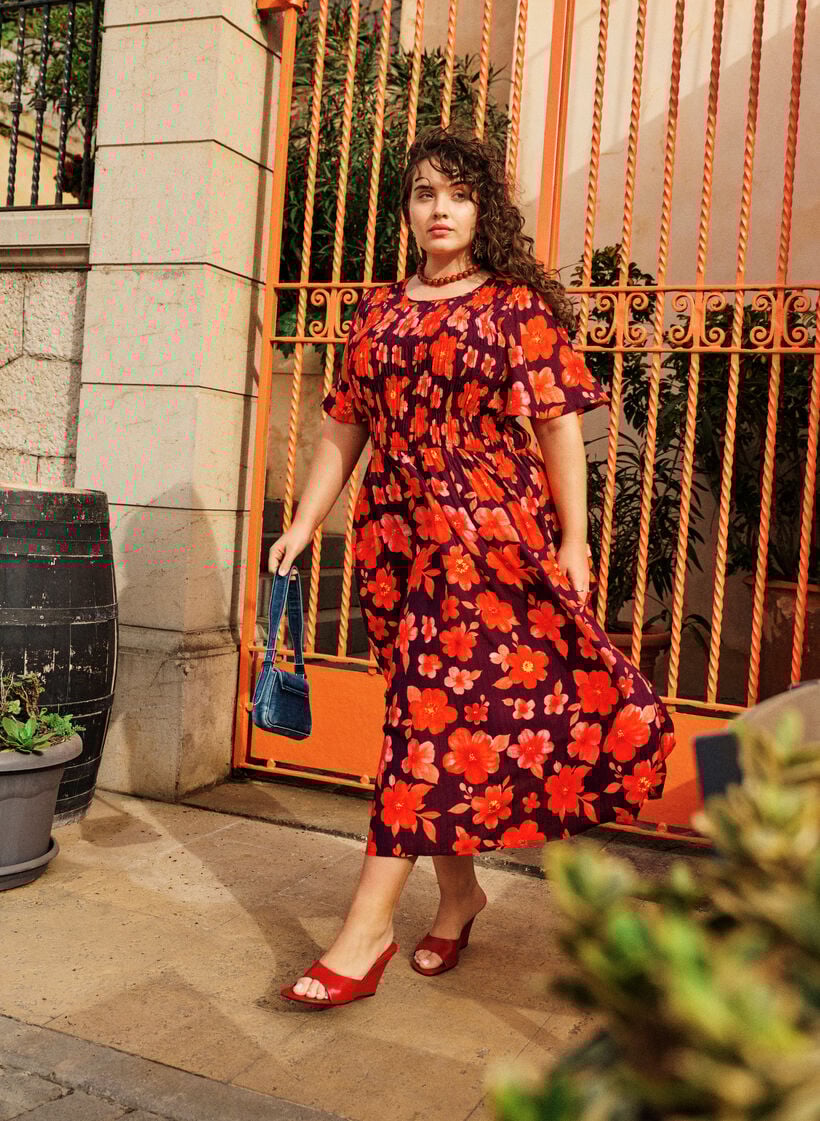 Kjole med smock og blomsterprint, Lilla, Image image number 0