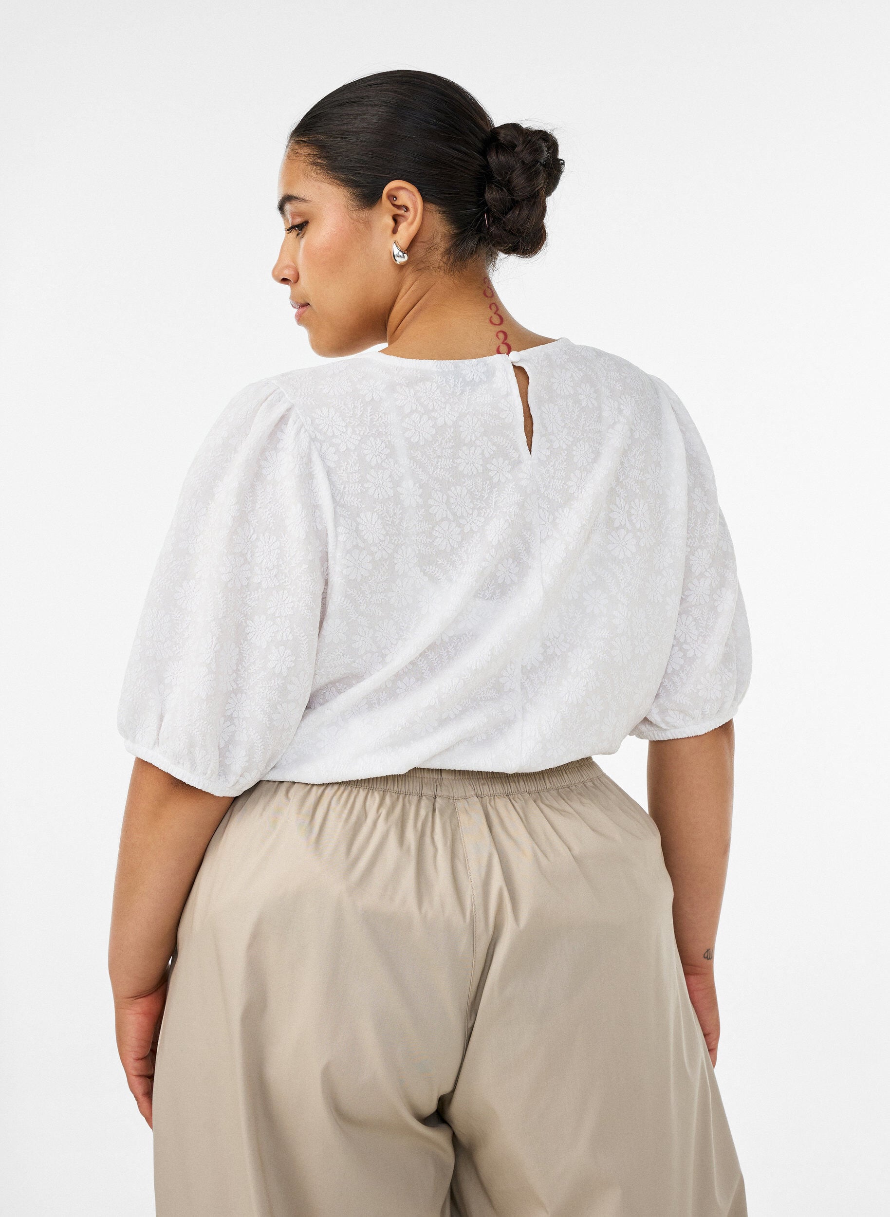 ZizziBluse med struktur og korte &aelig;rmer, Hvid, Model image number 2
