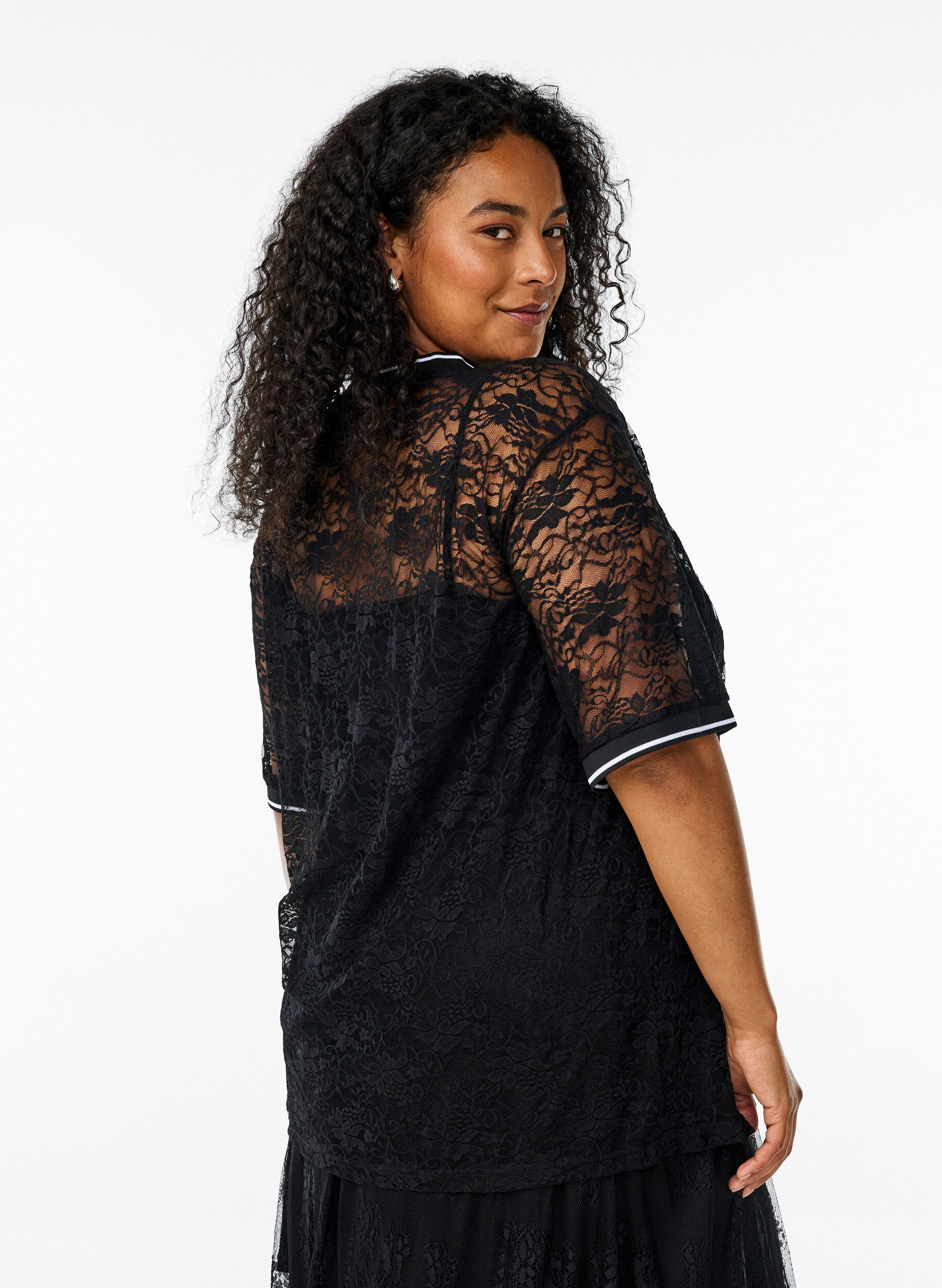 Zizzi Sporty t-shirt i blonde med l&oslash;s pasform, Sort, Model image number 2