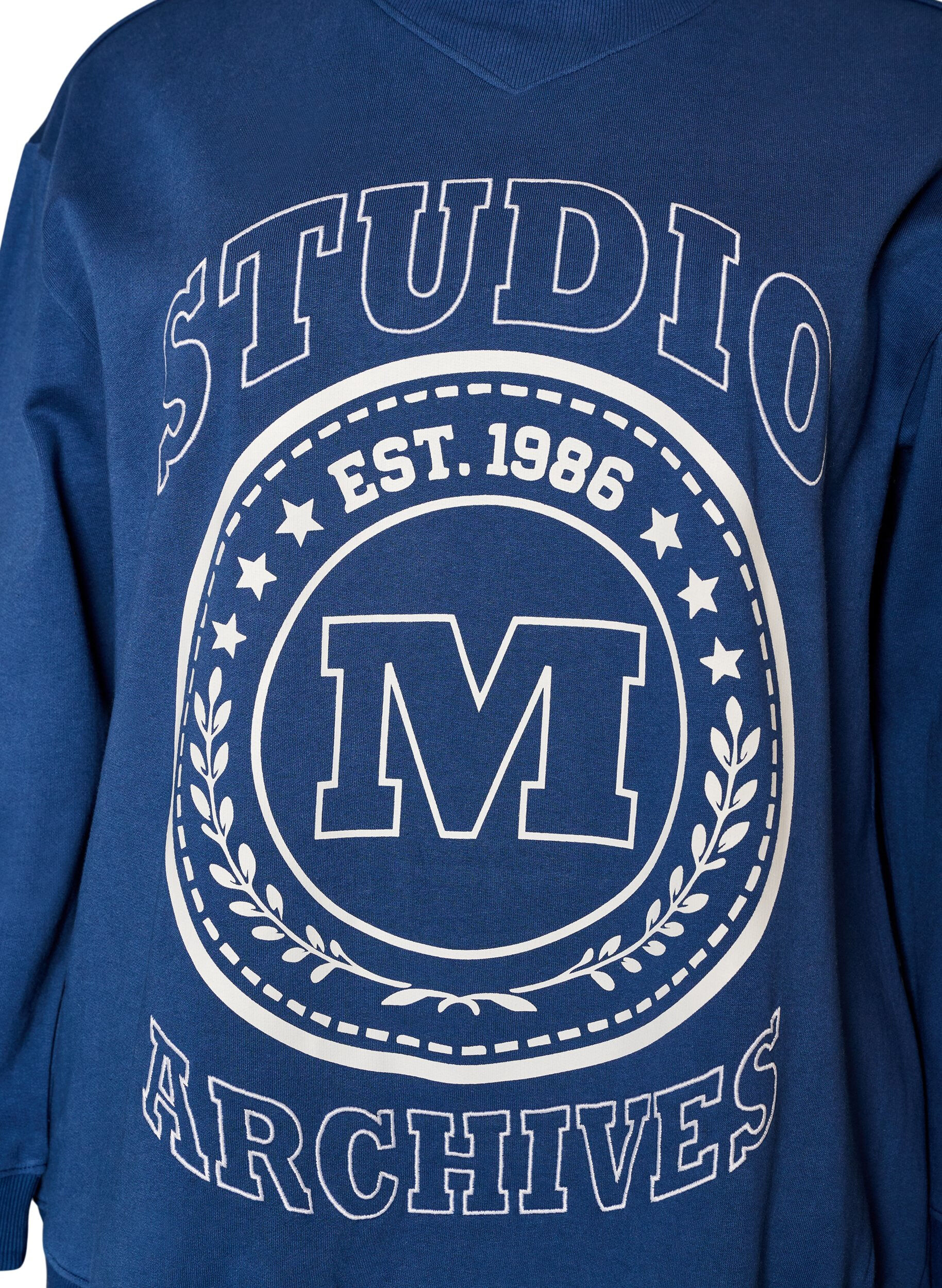 ZizziSweatshirt med h&oslash;j hals og sporty frontmotiv, Bl&aring;, Packshot image number 2