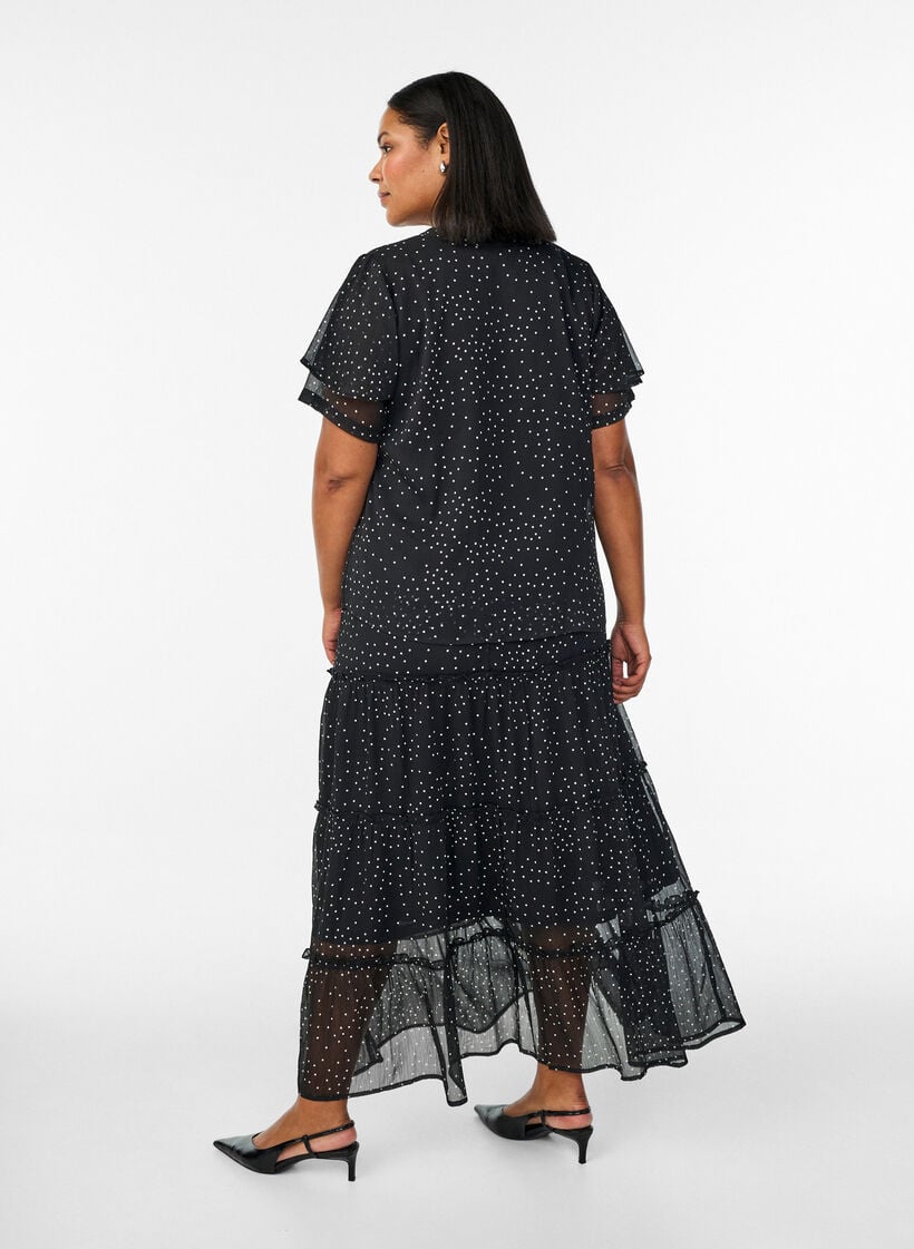 Lang chiffon&shy;nederdel i A-facon med prikker, Sort, Model image number 1