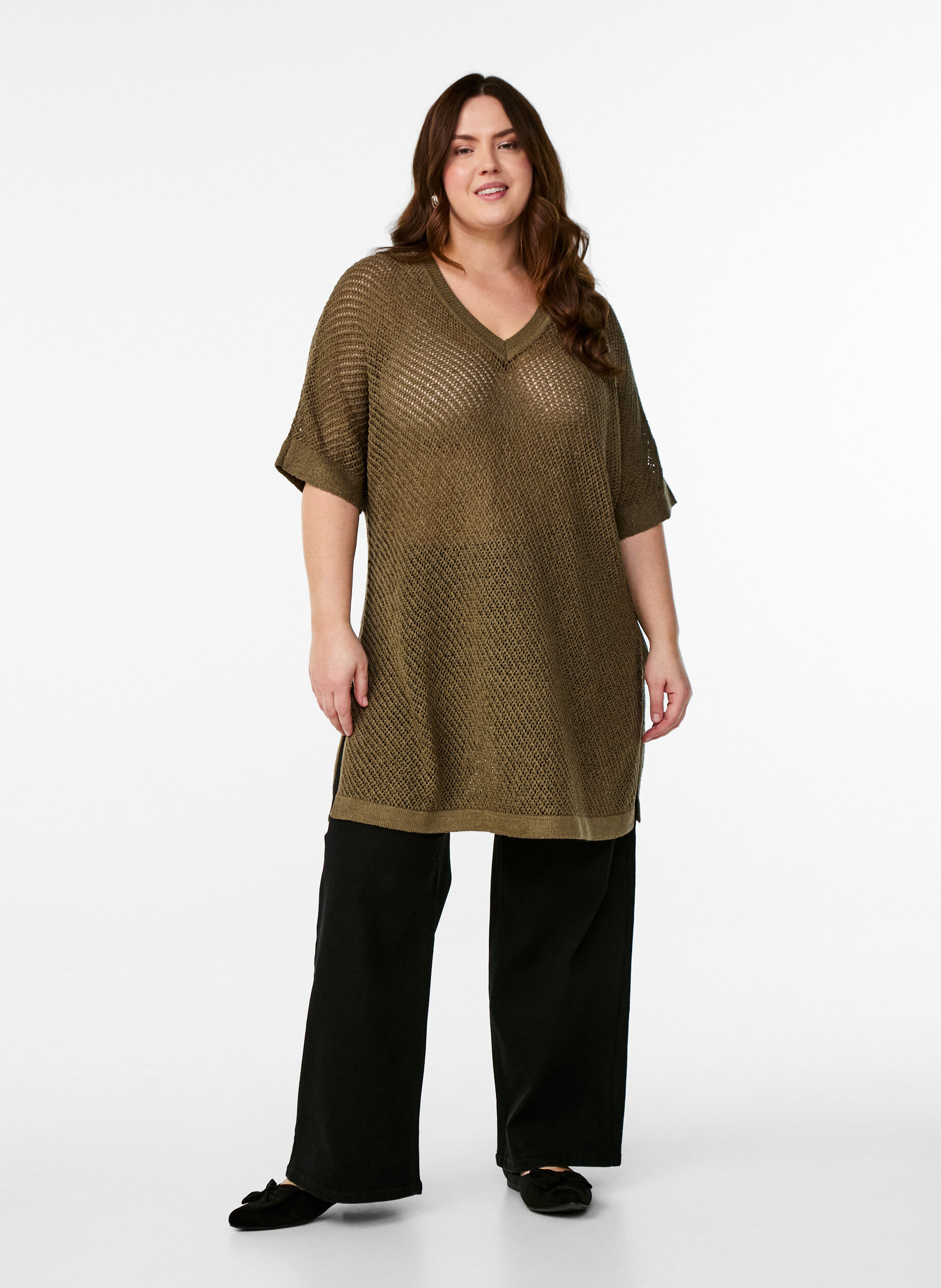 Zizzi FLASH - Kort&aelig;rmet strikbluse med v-hals, Gr&oslash;n, Model image number 1