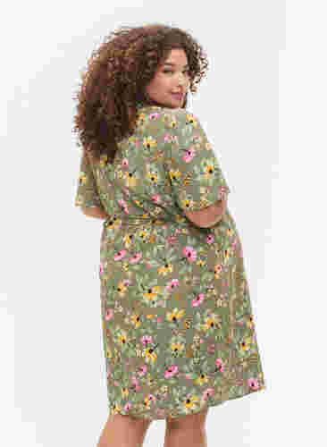 Graviditets kjole i viskose med wrap, Green Flower Print, Model image number 1