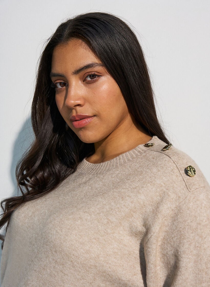 Strikbluse med knapdetalje, Beige, Model image number 3