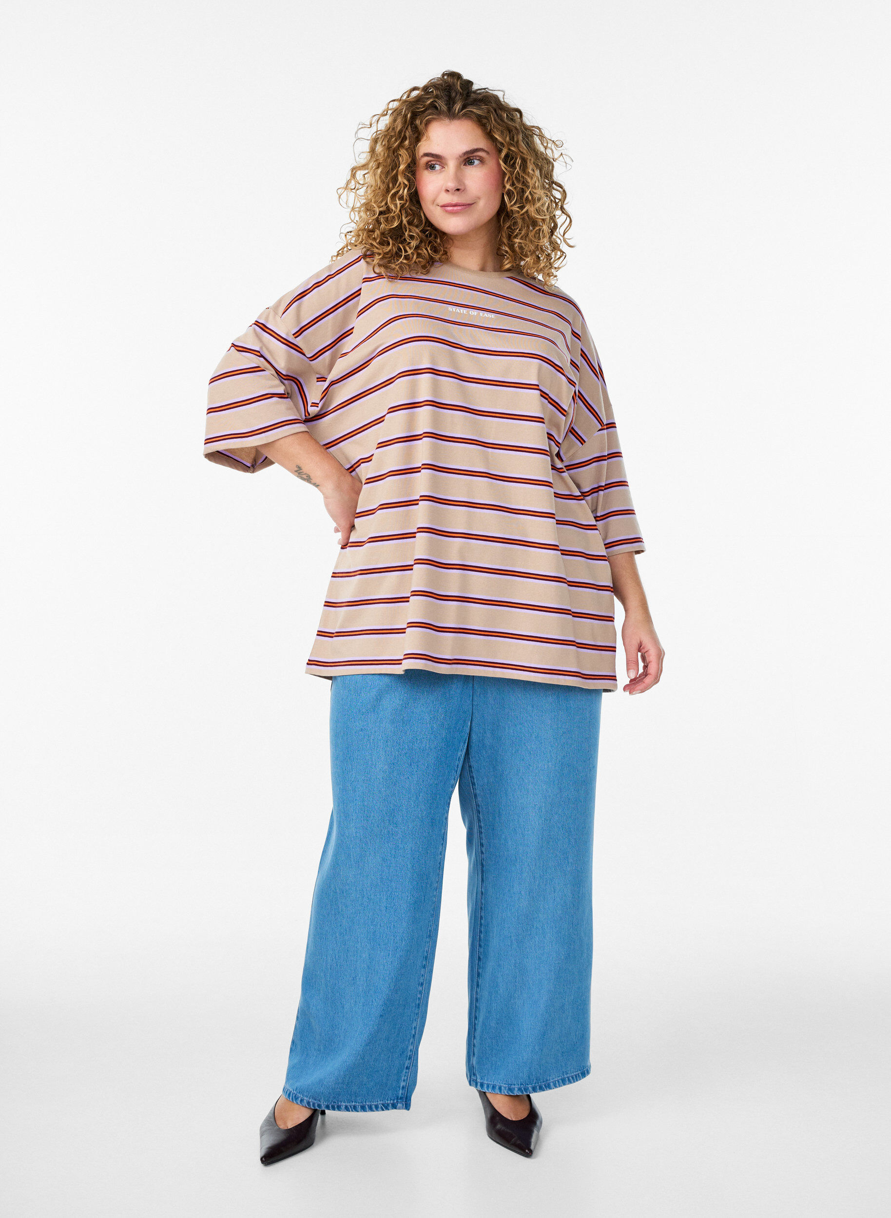 ZizziOversize T-shirt med striber og 1/2 &aelig;rmer, Beige, Model image number 1