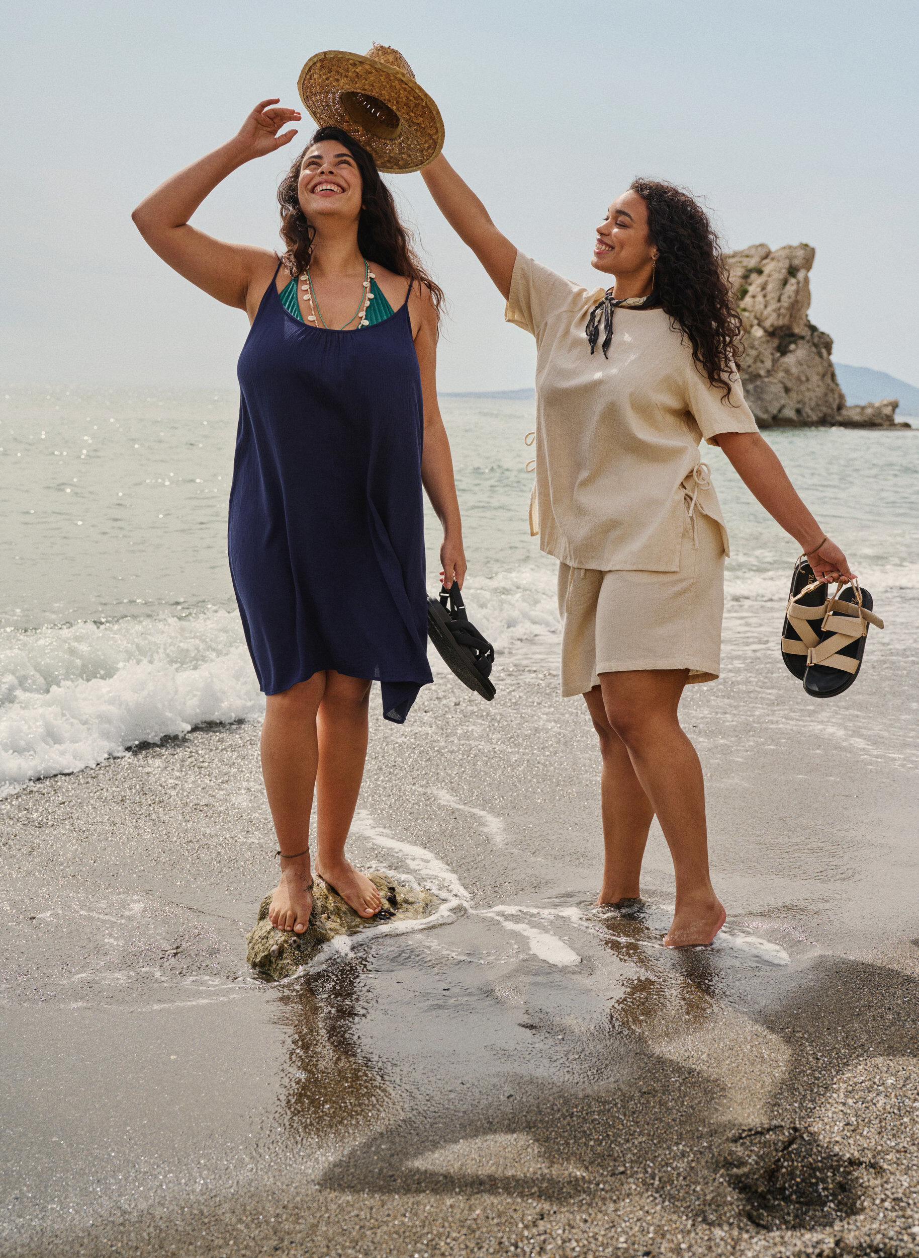 Zizzi Ensfarvet strop kjole i viskose, Bl&aring;, Image image number 0