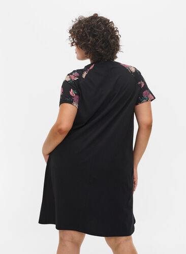 Kortærmet bomulds natkjole med printdetaljer, Black AOP Flower, Model image number 1