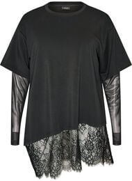 Bluse med mesh&aelig;rmer og blondekant, Sort