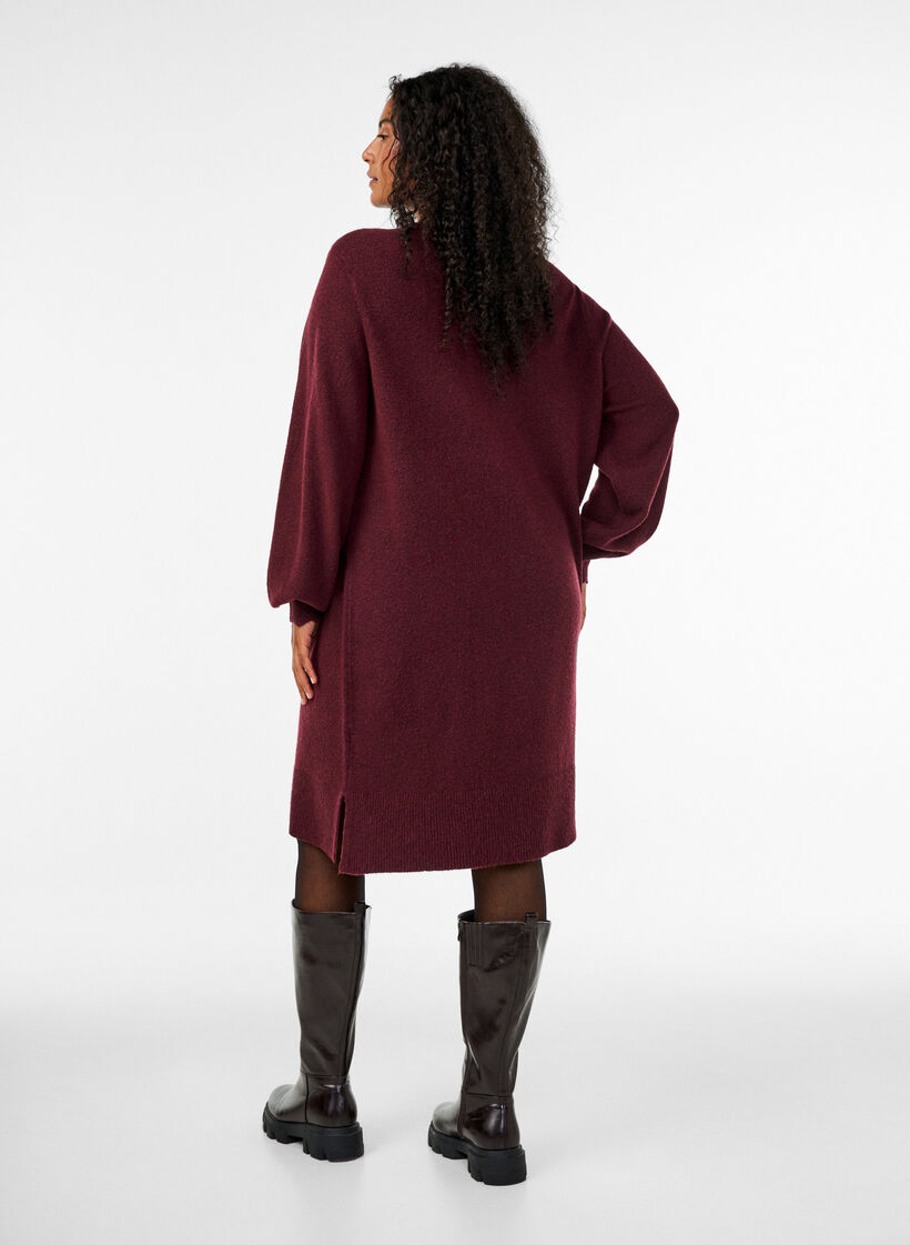 Kort strikkjole med b&oslash;lgede kanter og slidser, R&oslash;d, Model image number 2
