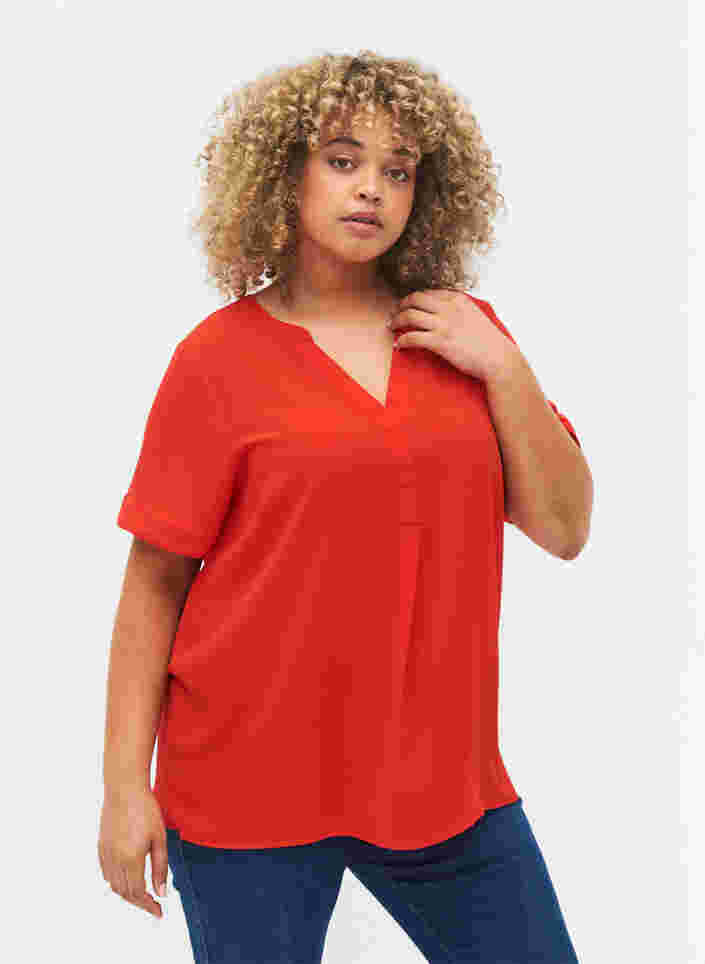 Kortærmet bluse med v-udskæring, Fiery Red, Model