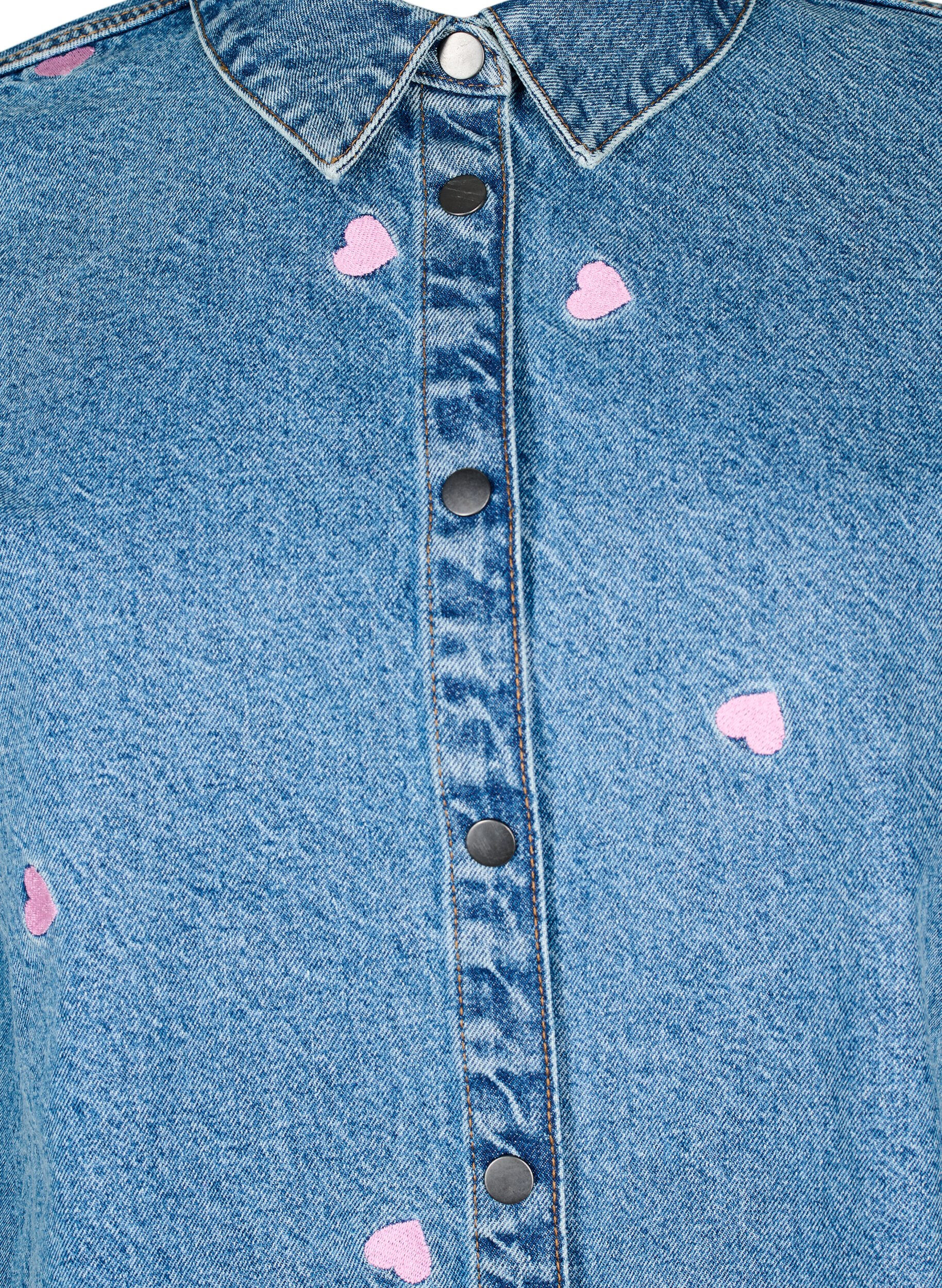 Zizzi L&oslash;s denimskjorte med broderede hjerter, Light Blue Heart, Packshot image number 2