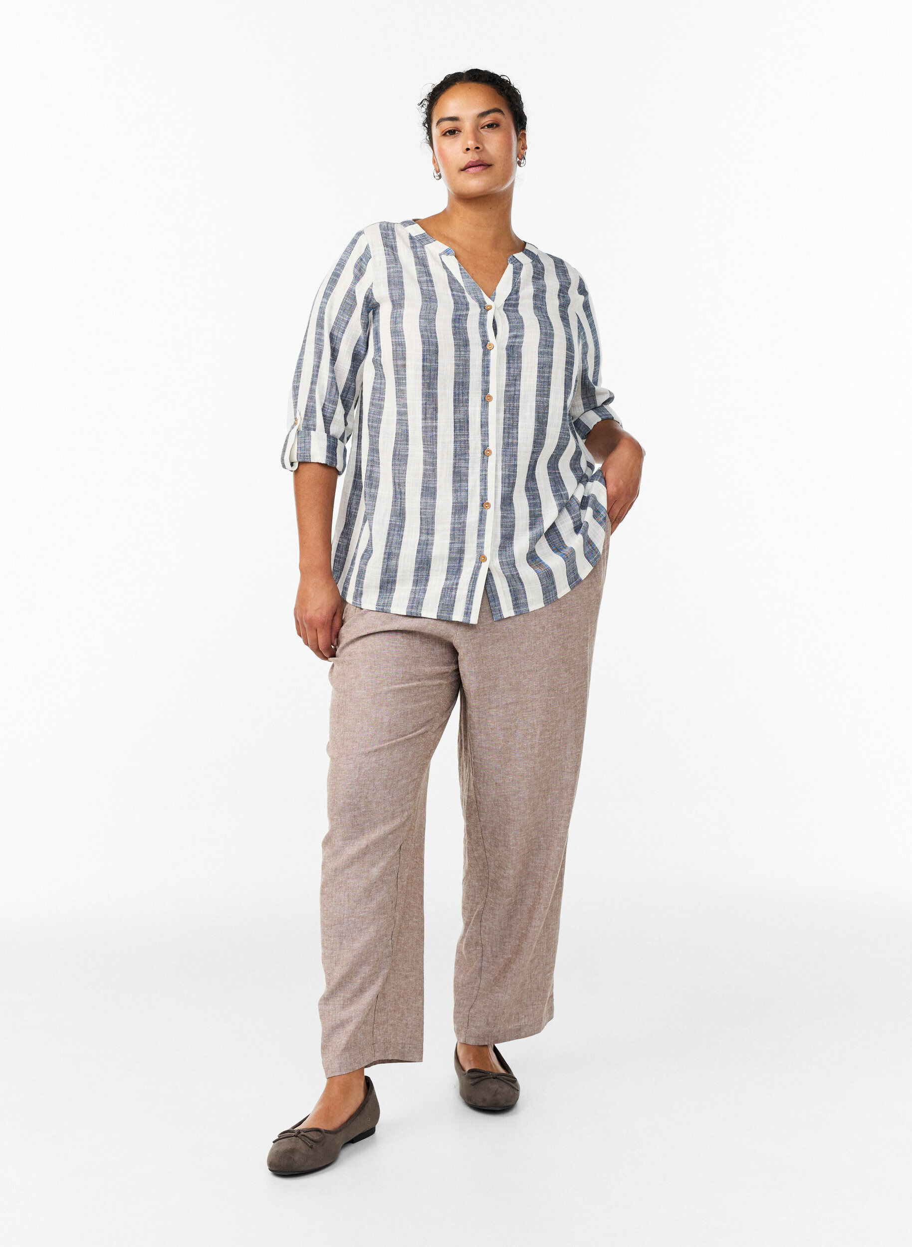 ZizziSkjortebluse i bomuld med V-udsk&aelig;ring, Bl&aring;, Model image number 1