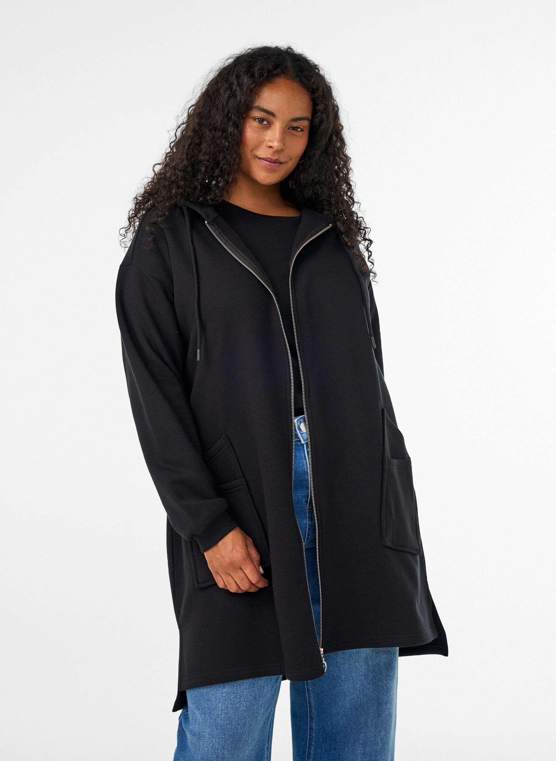 Lang hoodie-cardigan med lynl&aring;s, Sort, Model