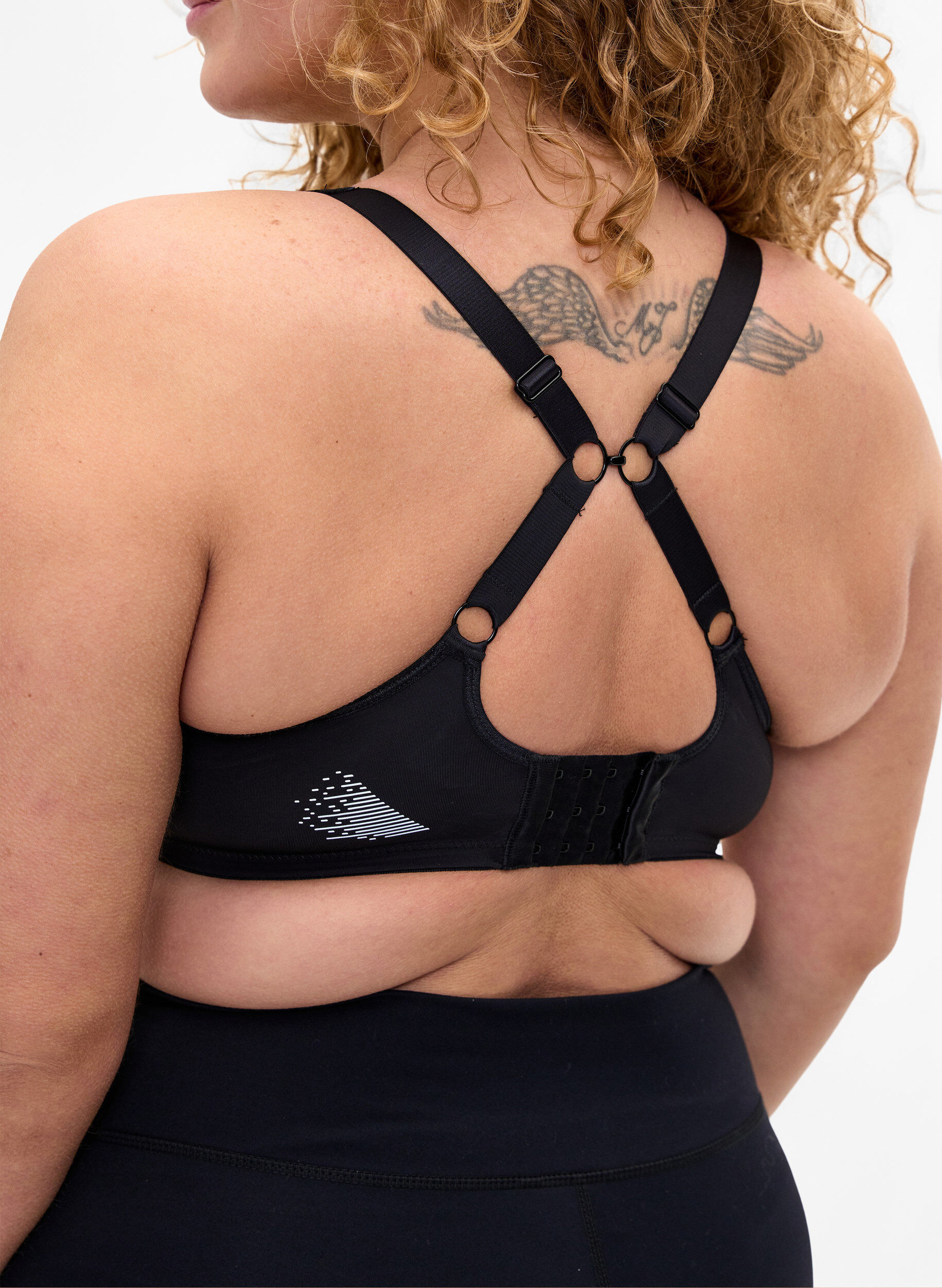 Zizzi CORE, HIGH SUPPORT WIRE BRA - Sports bh med b&oslash;jle, Sort, Model image number 3