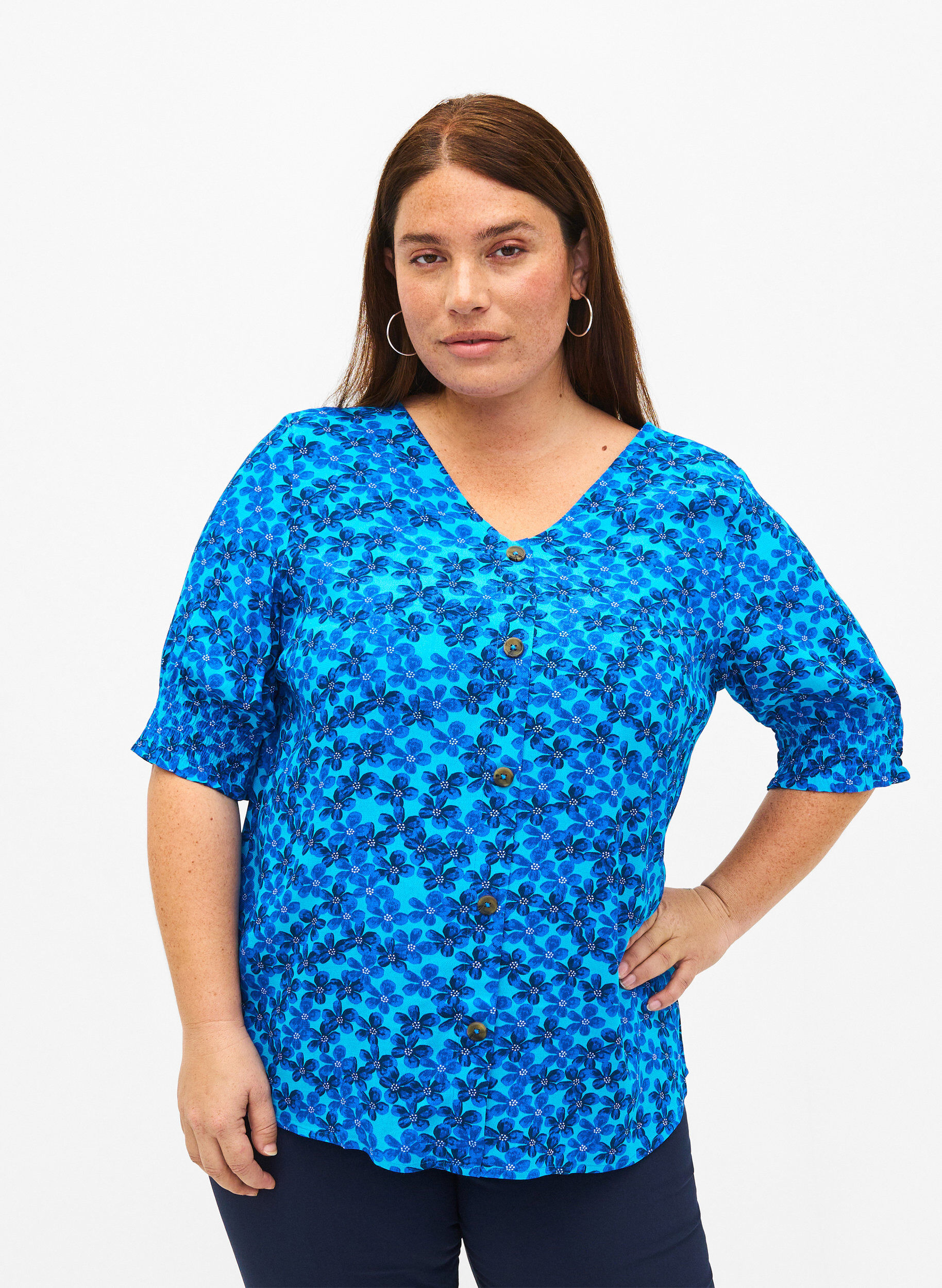 Zizzi Viskosebluse med knapper, Blue Small Flower, Model image number 0