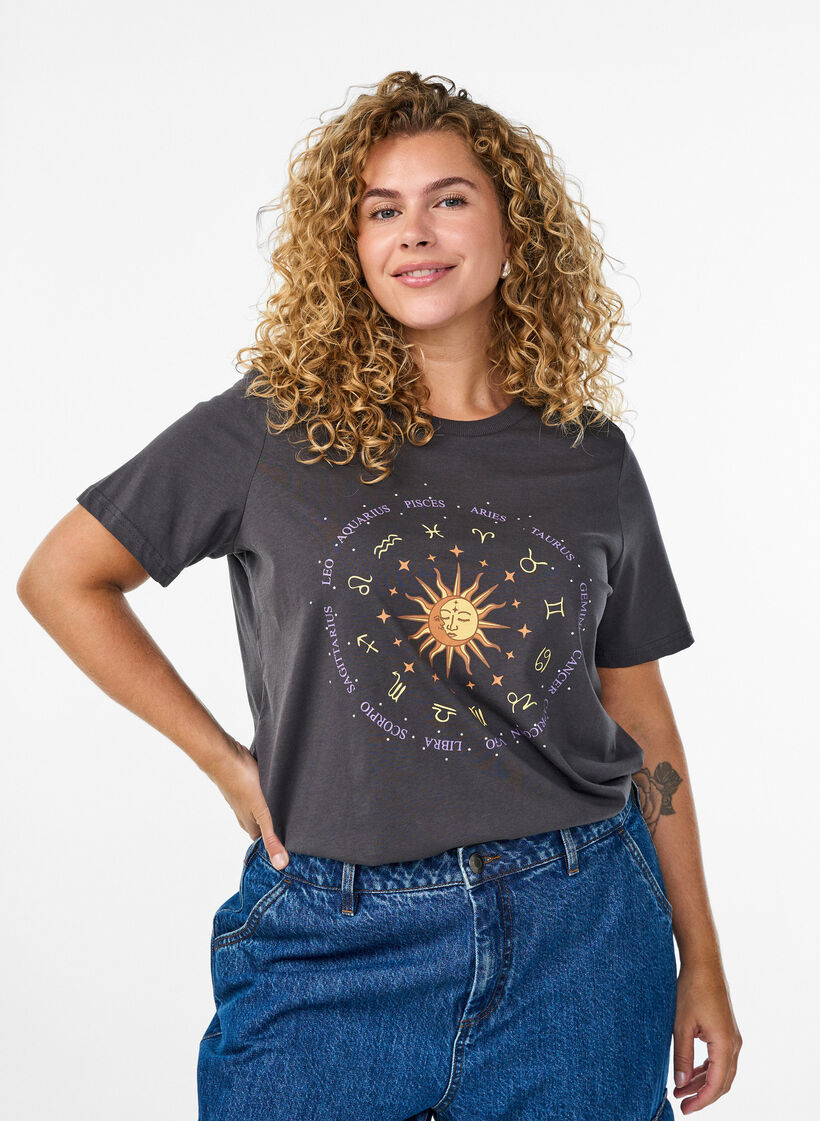 Bomulds t-shirt med frontprint, Grå, Model image number 0