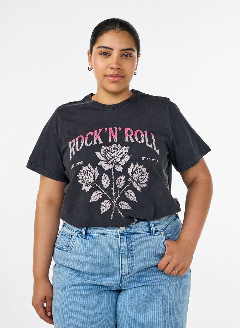 T-shirt i &oslash;kologisk bomuld med rockprint, Sort, Model image number 0