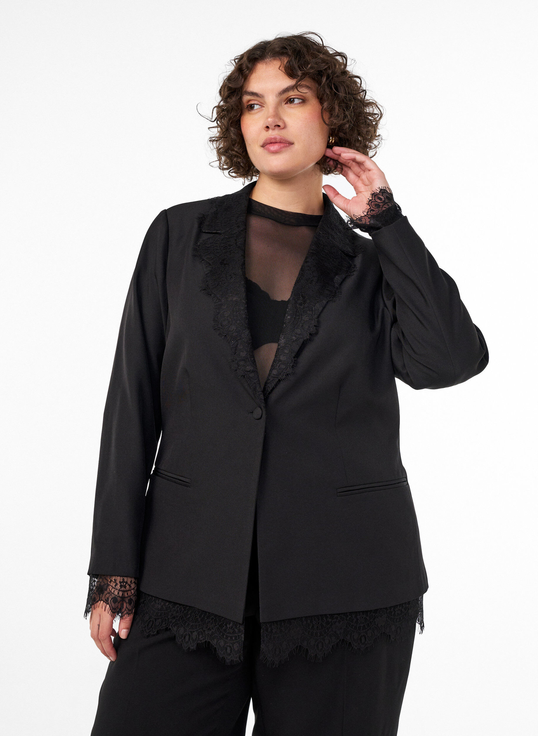 ZizziBlazer med blondekanter, Sort, Model image number 0