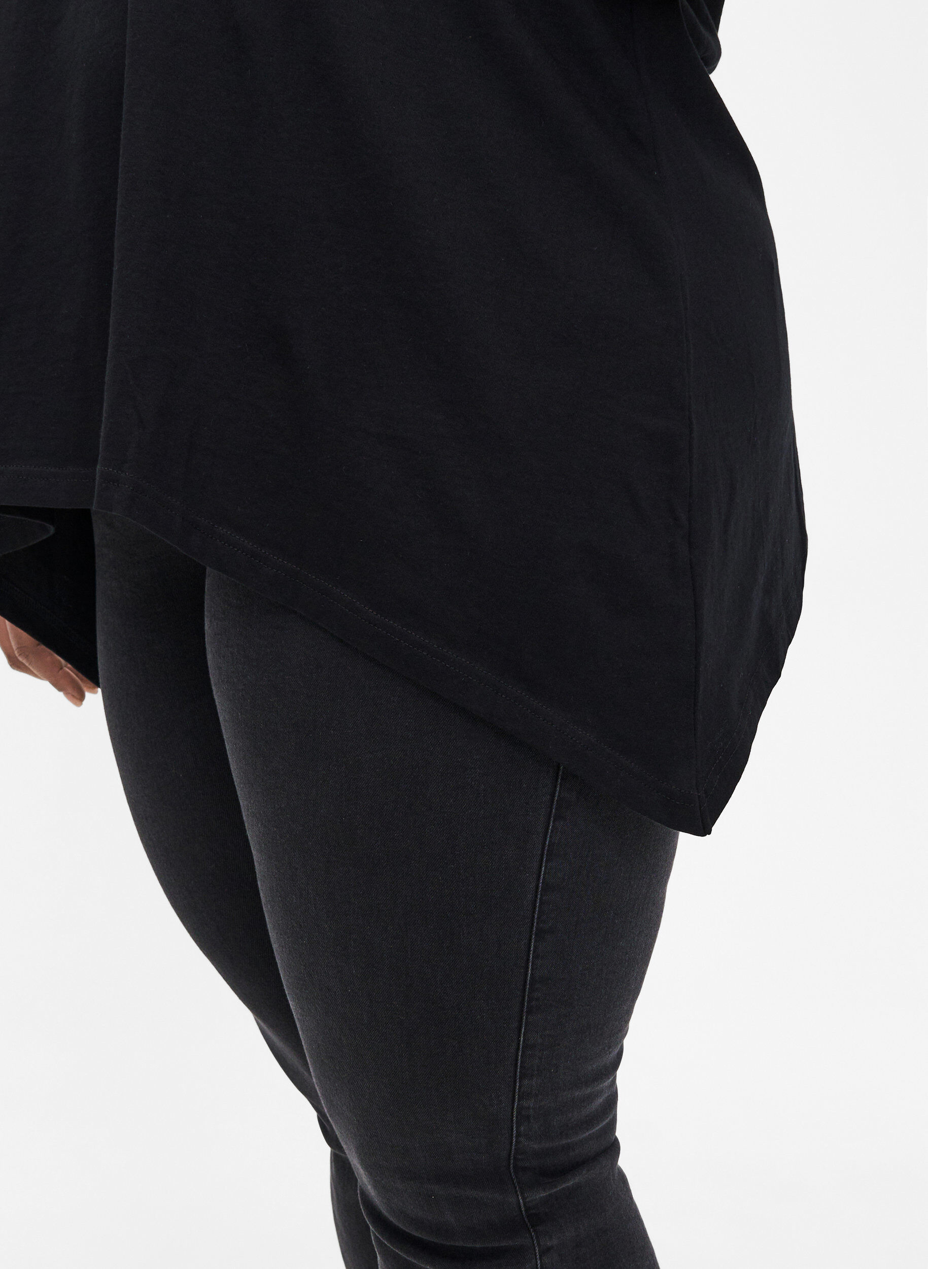 Zizzi Bomulds t-shirt med korte &aelig;rmer, Black W. Sun, Model image number 2