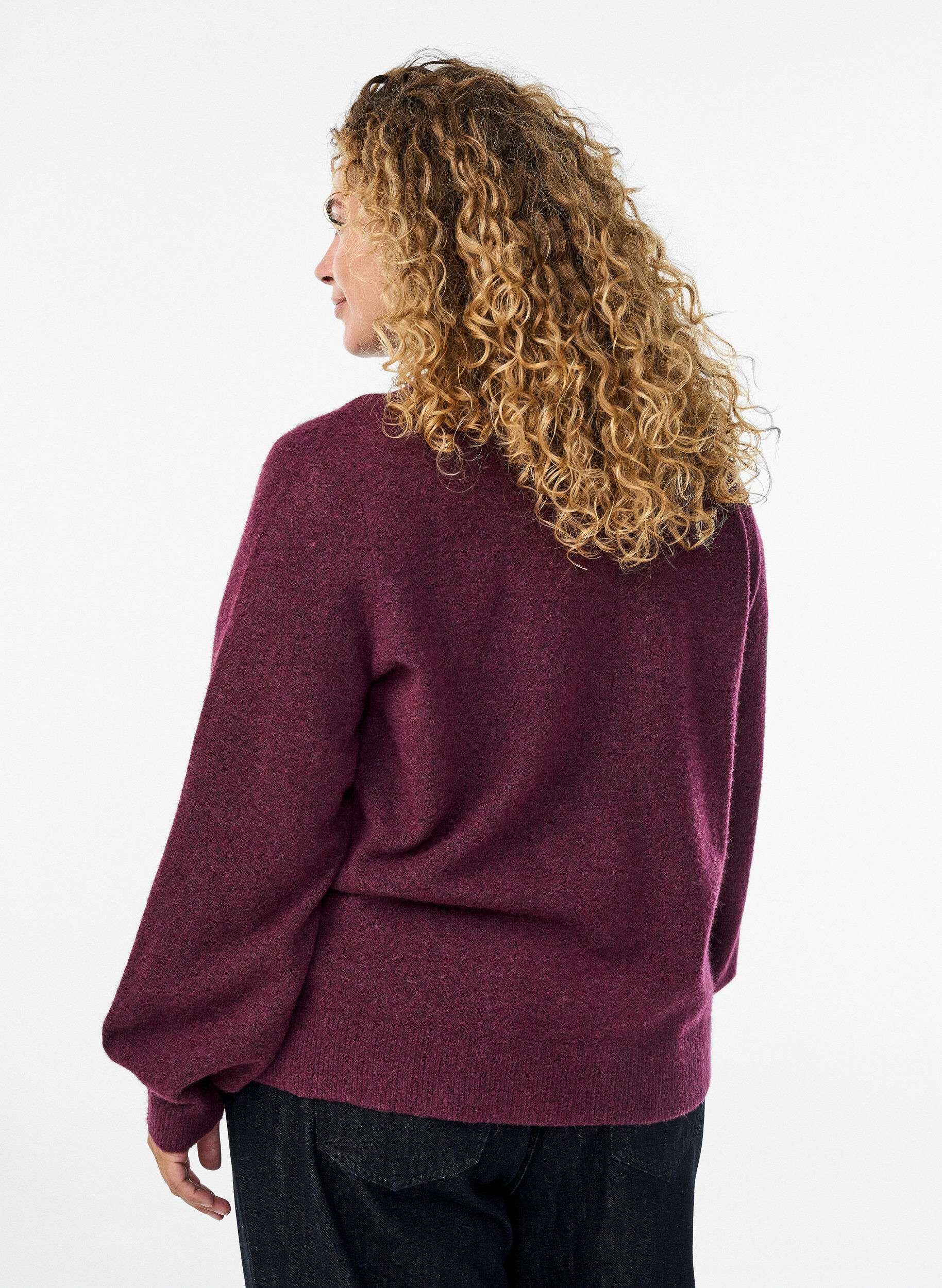 Zizzi Cardigan i bl&oslash;d strik med guldfarvede knapper, M&oslash;rk Bordeaux, Model image number 2